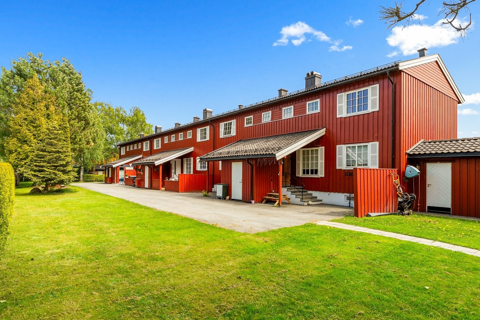 Boligen er en del av Sprintveien Borettslag, som består av 42 andelsboliger. Galleribilde