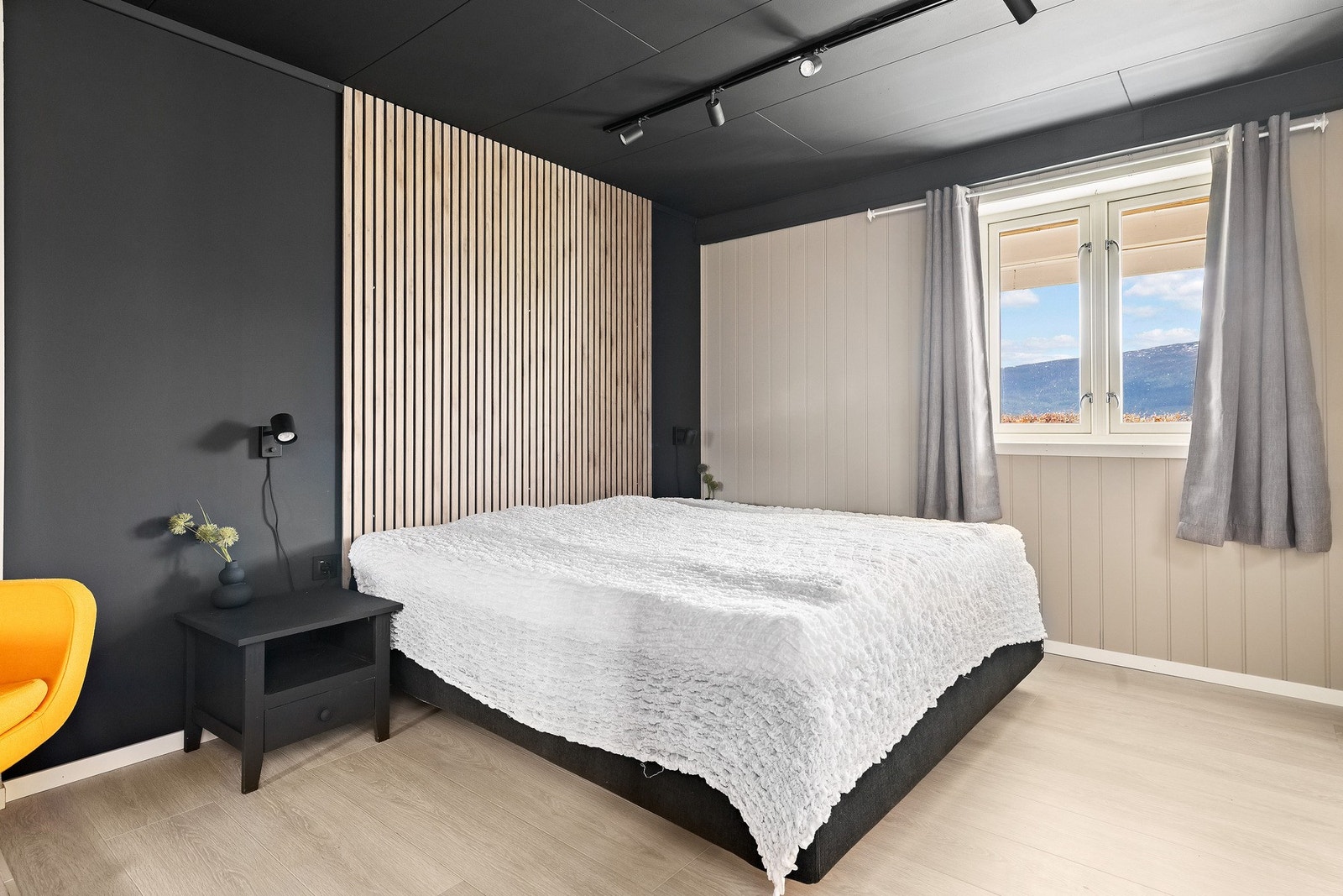 Pent oppusset hovedsoverom Galleribilde