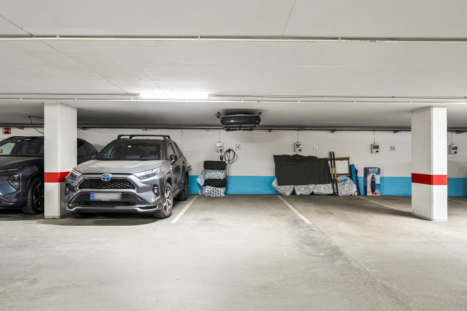 I tillegg disponerer boligen en kjellerbod på 5m², samt en garasjeplass med elbil-lader i felles garasjeanlegg. Galleribilde