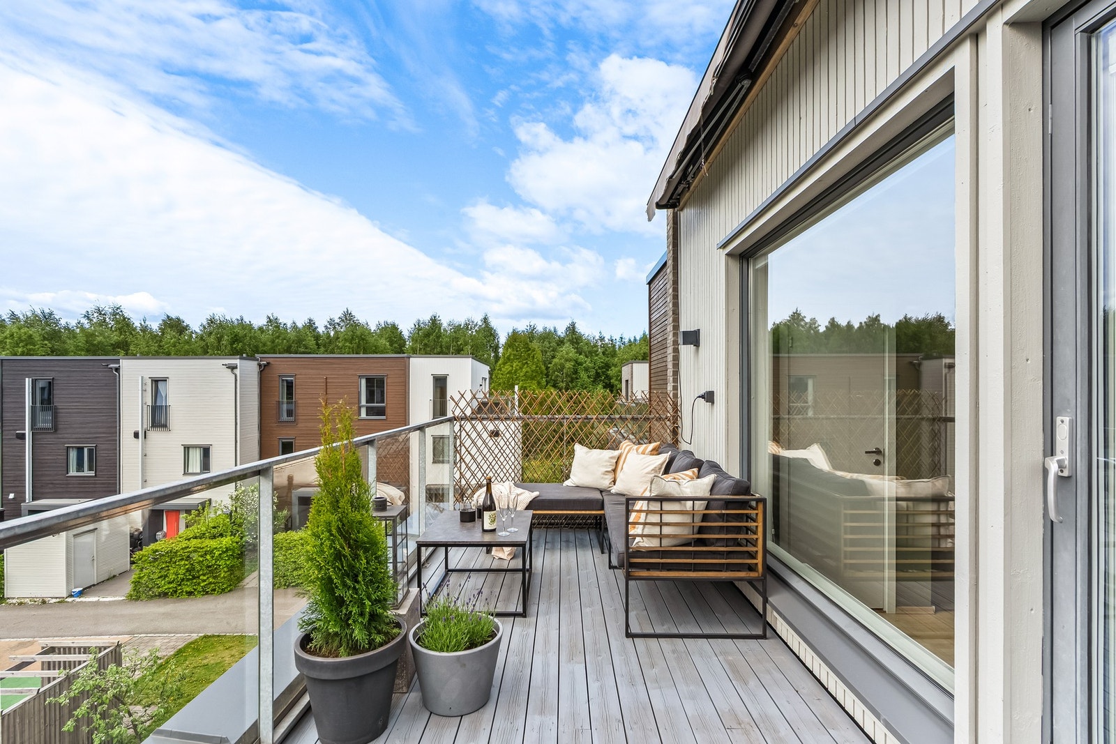 Det er også montert elektrisk markise, utebelysning og utvendig stikkontakt. Galleribilde