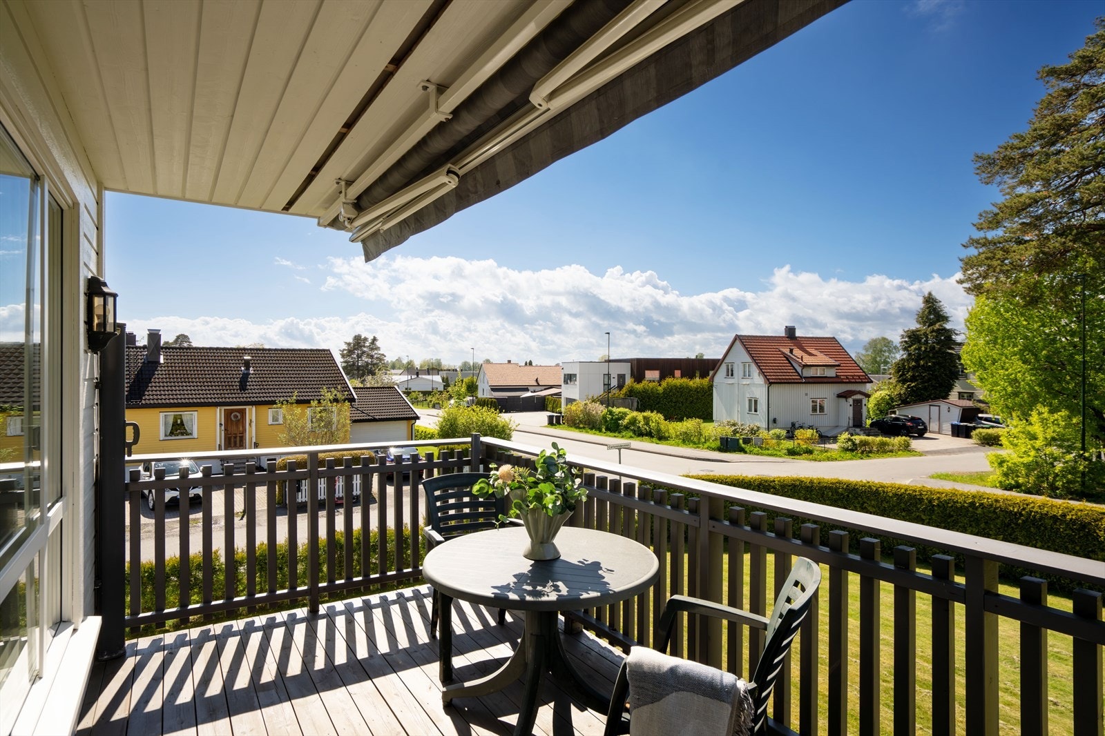 Balkong med hyggelig utsyn. Galleribilde