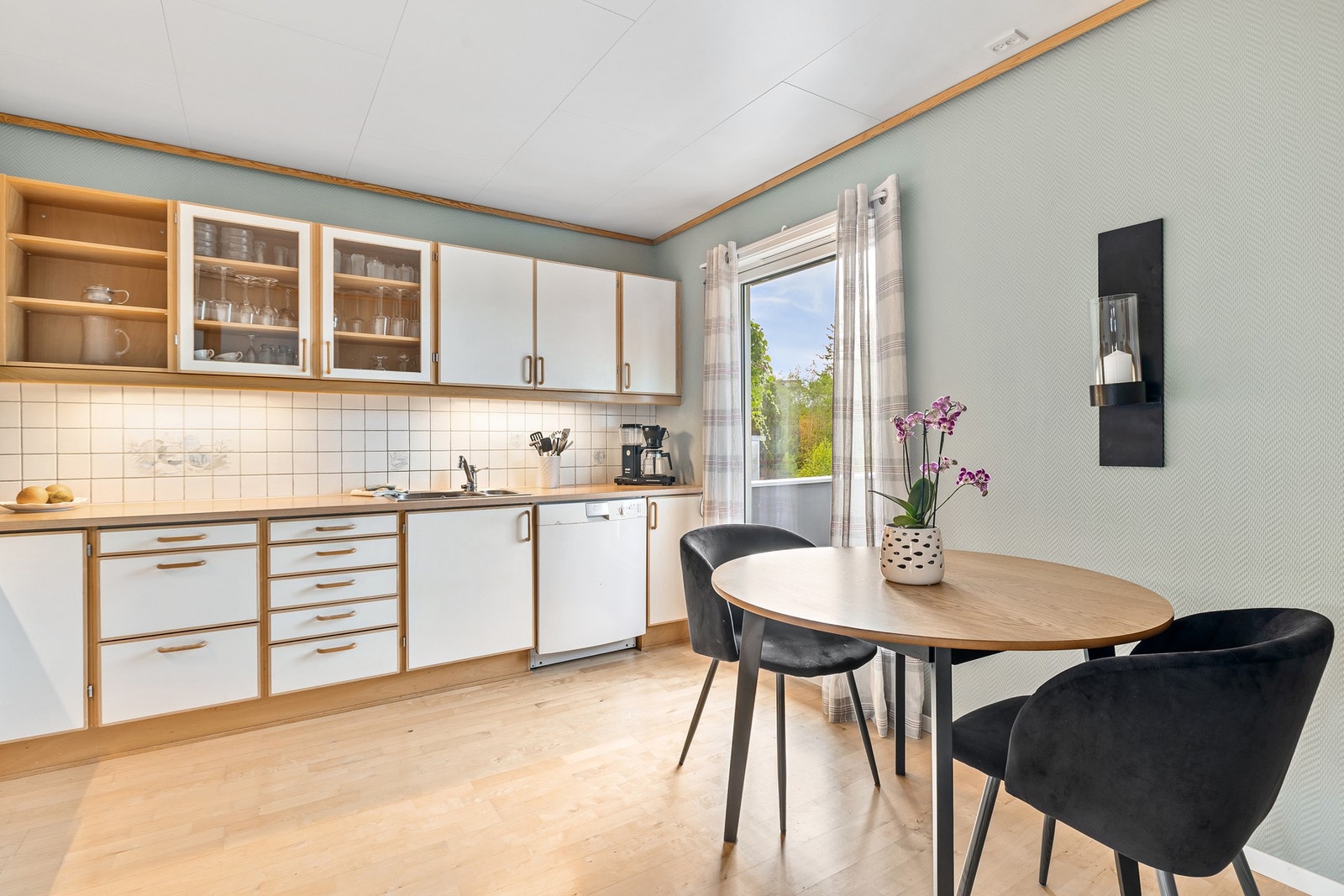 Kjøkkenet måles til gode 11,8m². Galleribilde