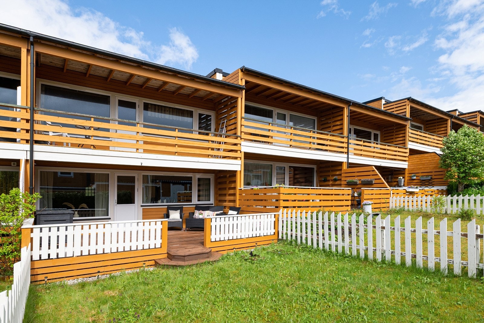 Velkommen til Høglivegen 17B - Pen 2-roms leilighet i 1. etasje med terrasse og hage! Galleribilde
