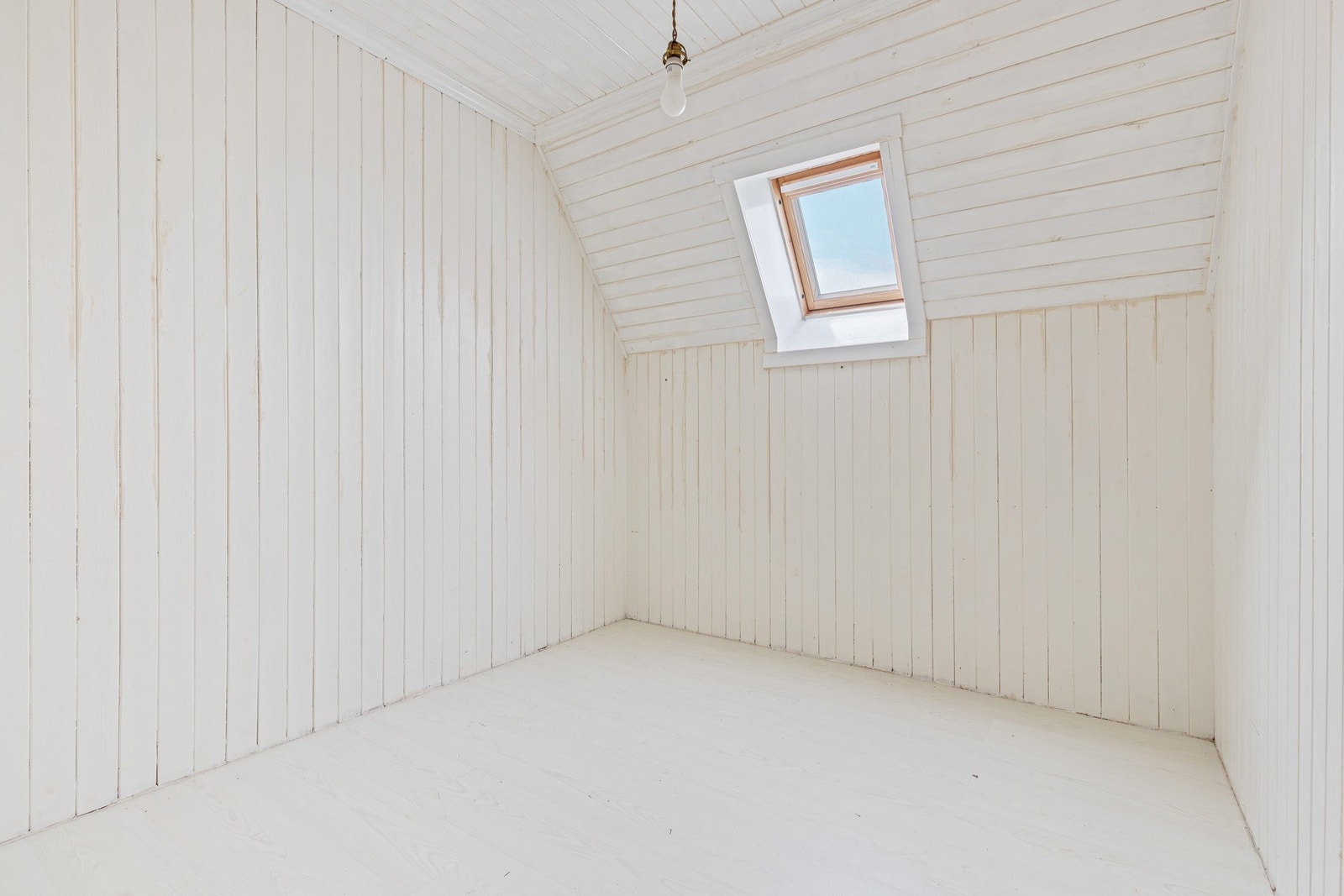 Rom på loft. Galleribilde