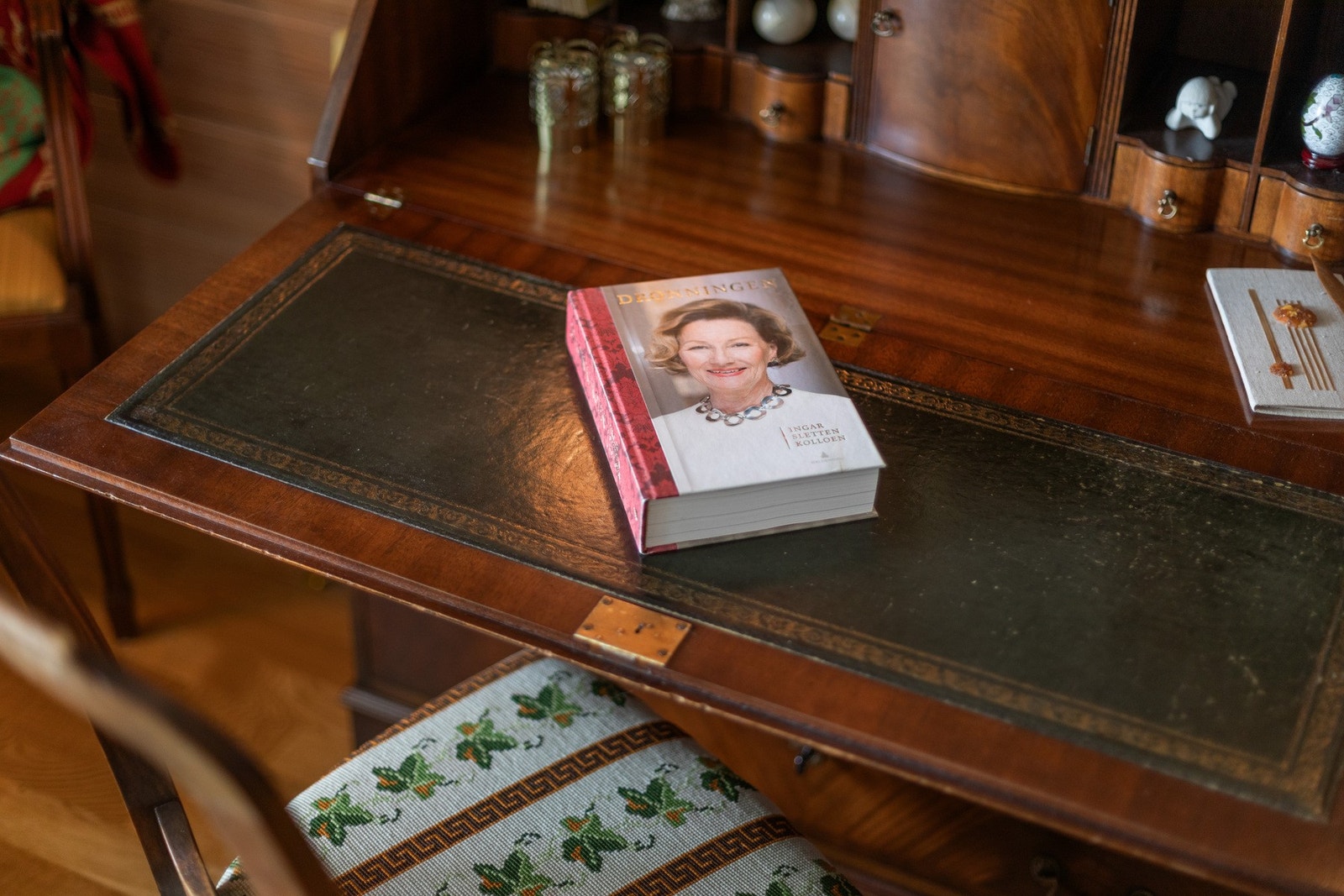 Detaljbilde fra kontorsonen i stuen. Galleribilde