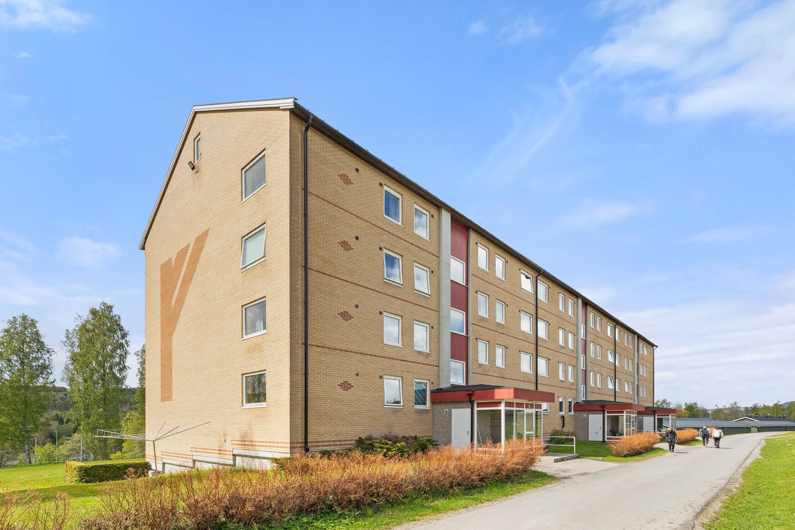 Koselig inngangsparti. Velkommen til hyggelig visning! Galleribilde