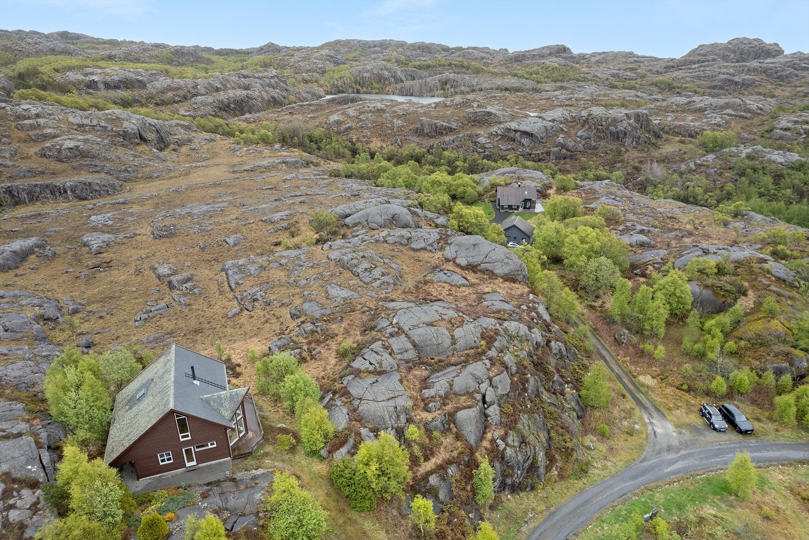 Hytta ligger på Rodvelt, et etablert hyttefelt mellom Eigersund og Sokndal. Galleribilde