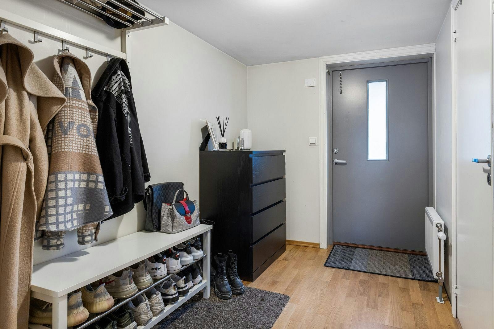 Romslig inngangsparti Galleribilde