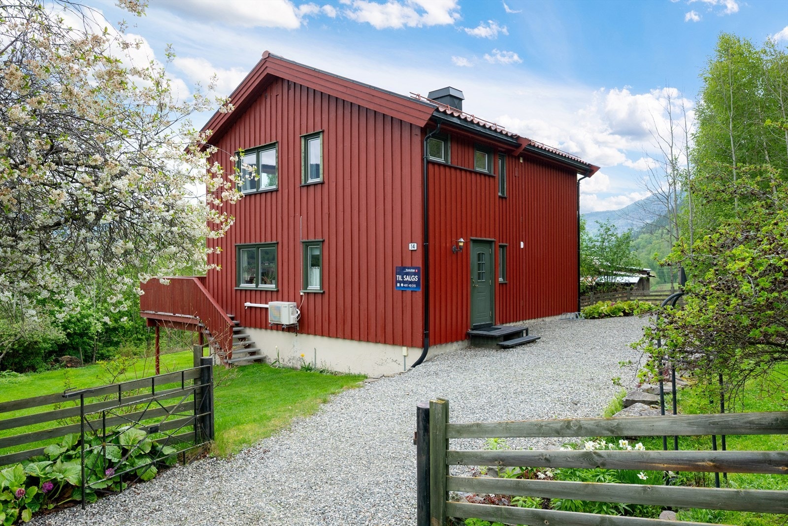 Boligen fremstår vedlikeholdt utvendig og innvendig. Galleribilde