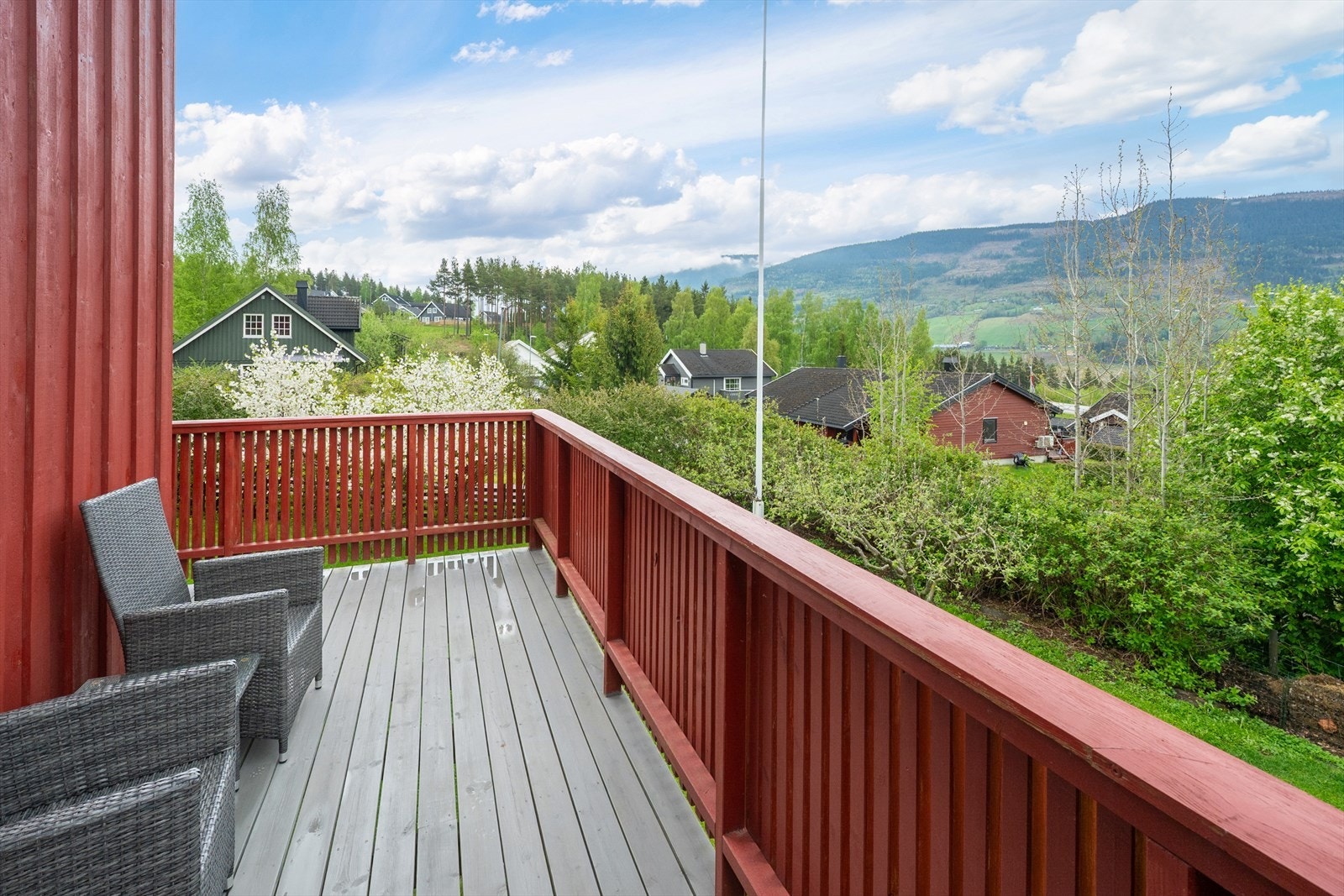 Fra stue 1 er det utgang til veranda. Galleribilde