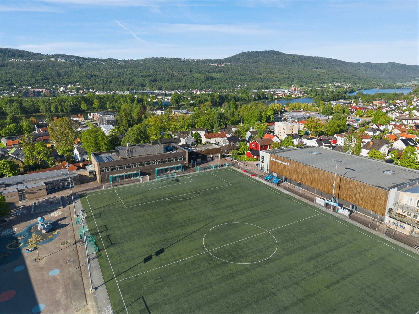 Dette er et nyere og flott anlegg for store og små Galleribilde
