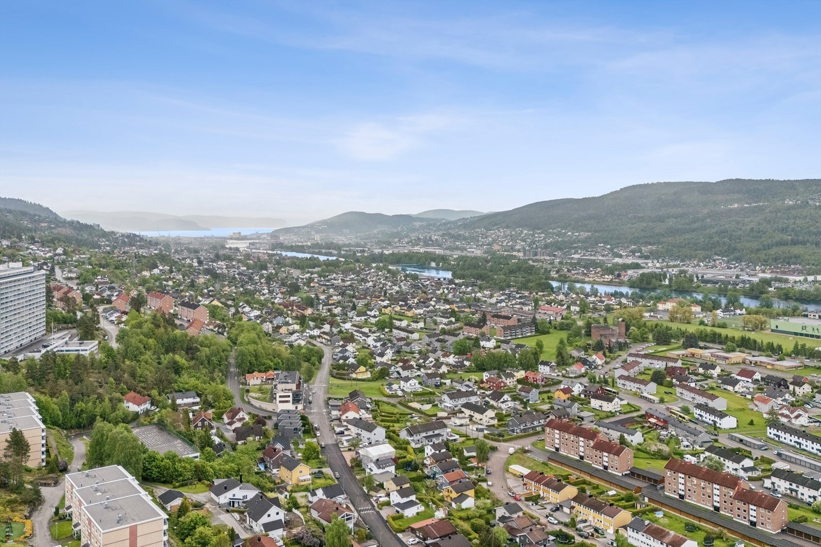 Utsikt over Drammen og nærområdet. Galleribilde