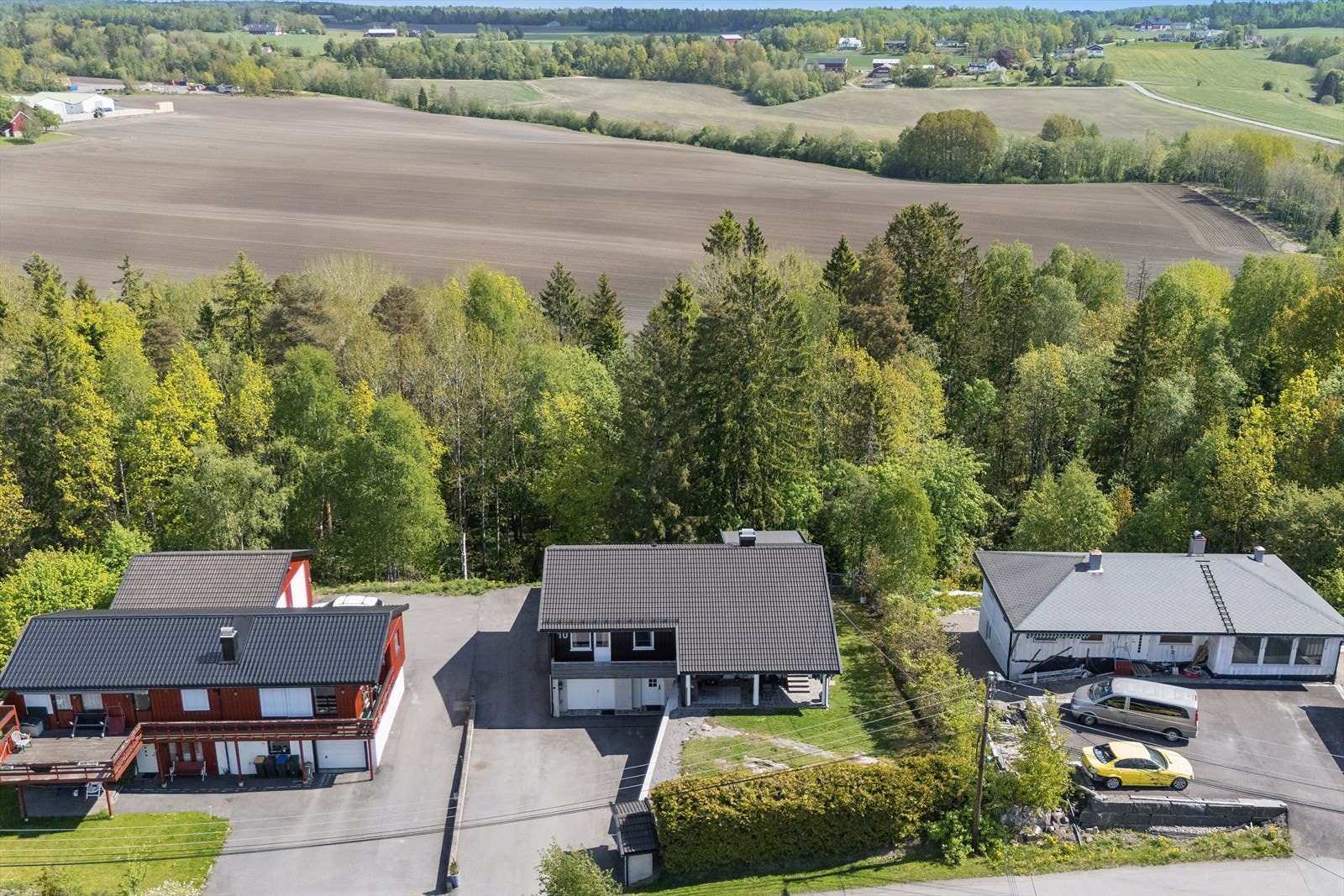 Eiendommen ligger i et etablert og barnevennlig boligfelt. Galleribilde