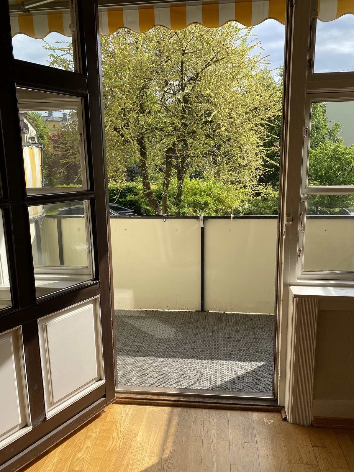 Balkong med gode solforhold Galleribilde