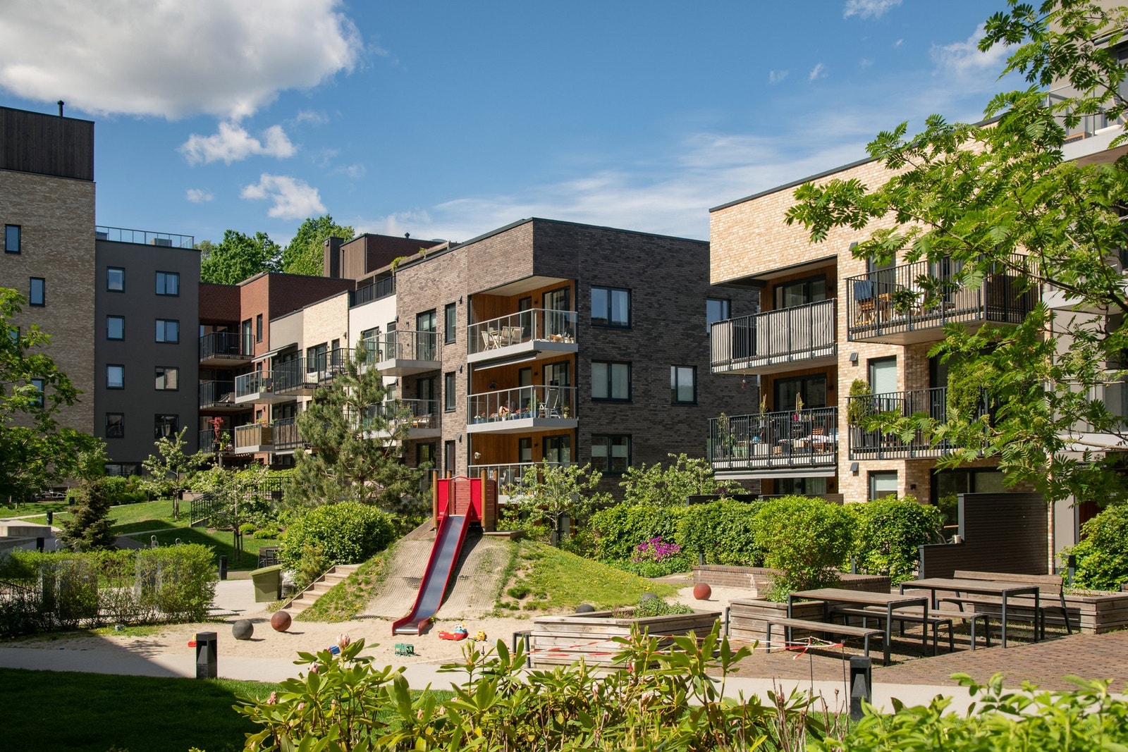 Felles lekeplass for de små Galleribilde