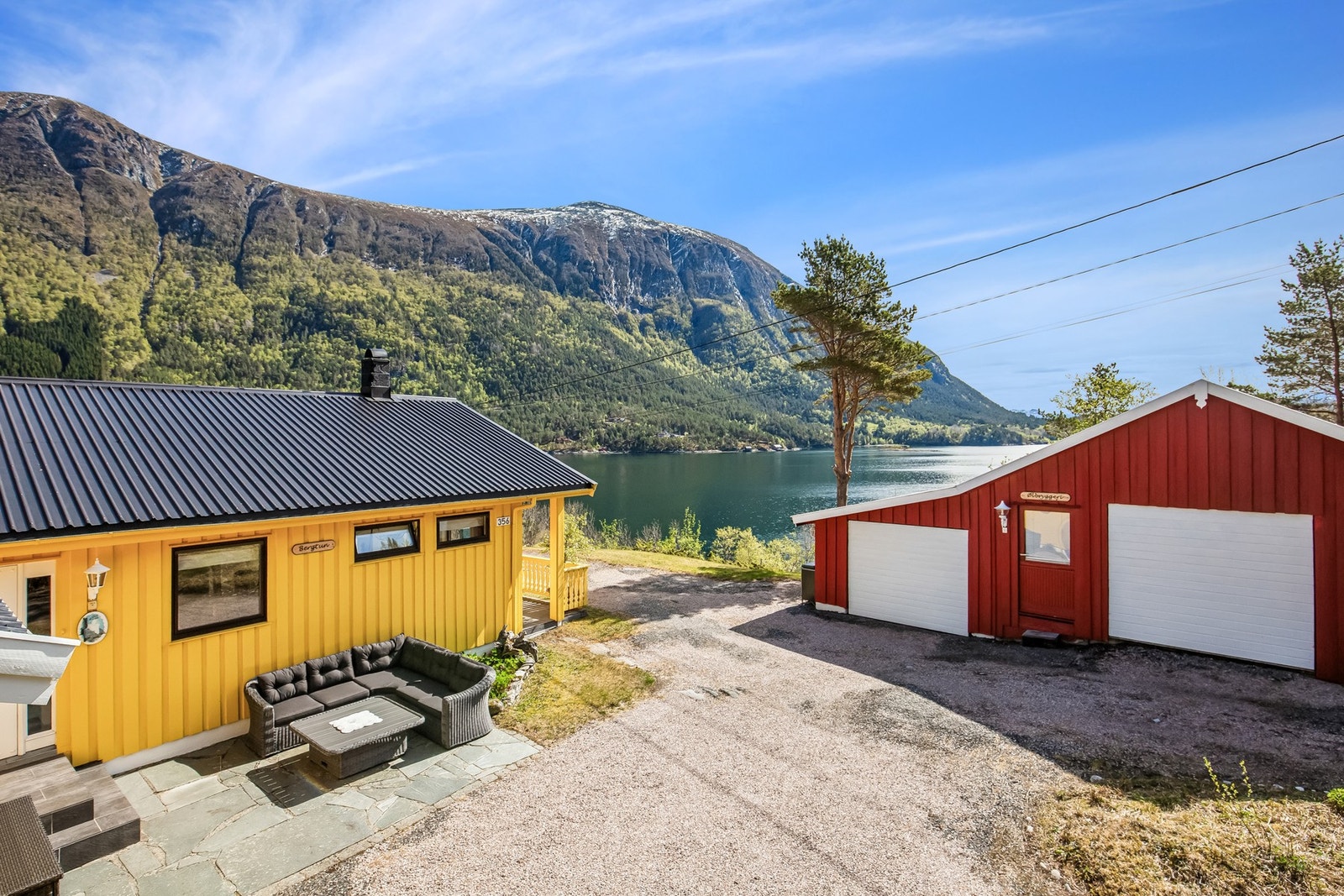 Det medfølger også en stor garasje Galleribilde