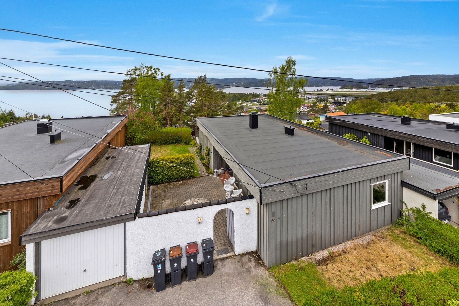 Eiendomsmegler Norge ved Kristian Lossius har gleden av å ønske deg velkommen til Moneheia 61! Galleribilde