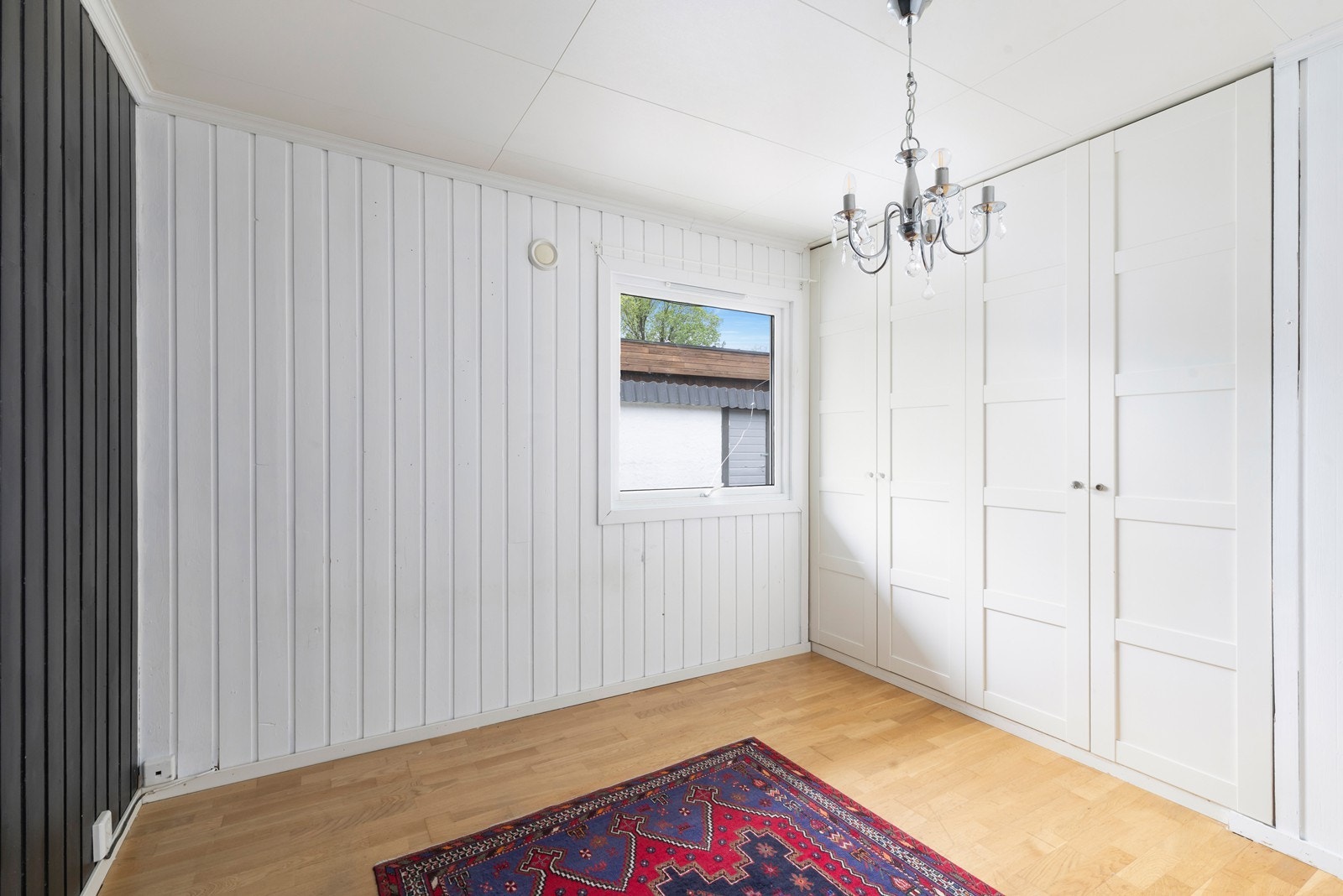 Soverom 1 med god plass til garderobeskap. Galleribilde