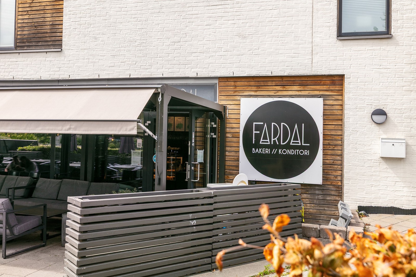 Fardal bakeri er nabolags kafeén og tilbyr alt fra fersk bakst til pizza Galleribilde