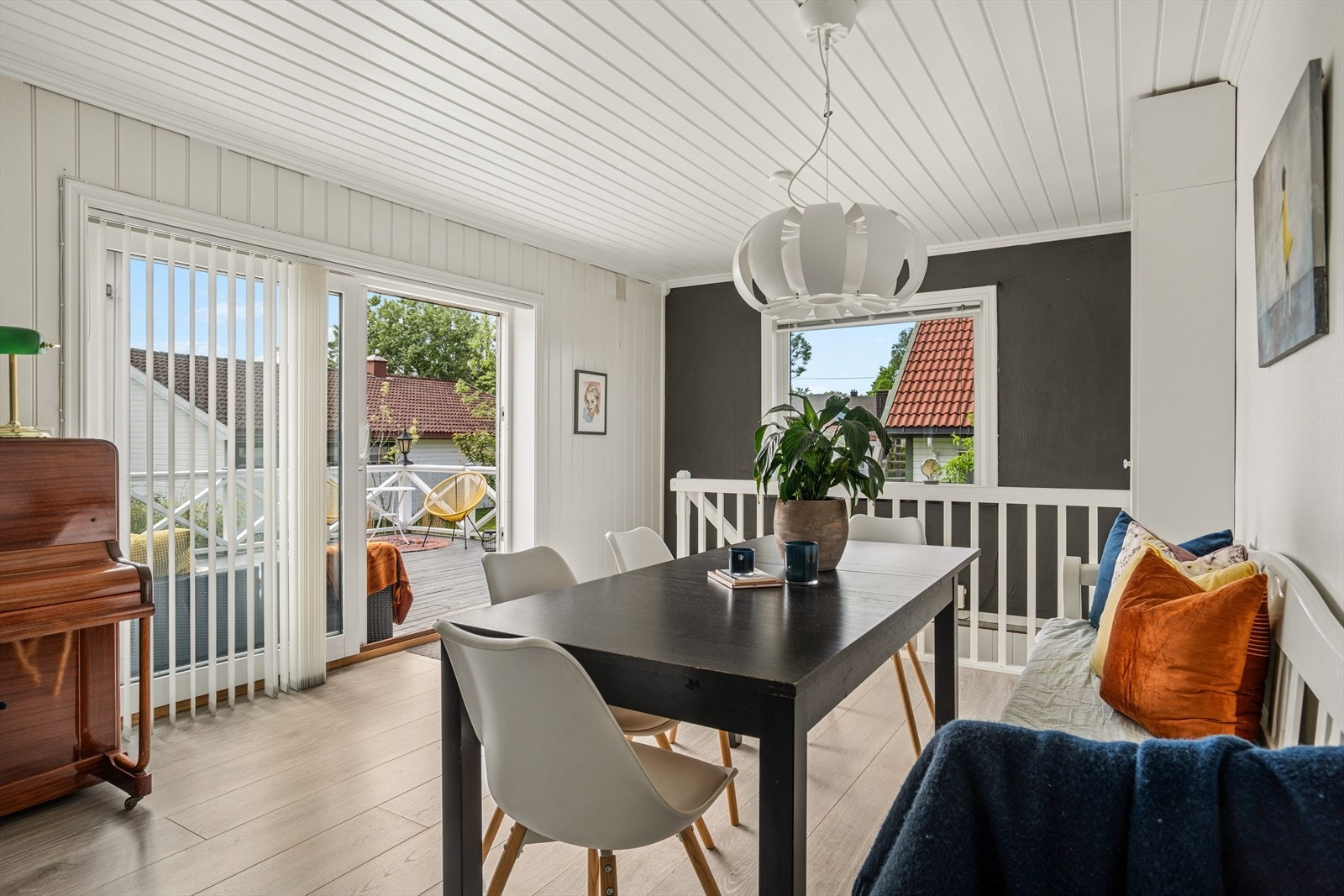 Det er god plass til en spisegruppe. Galleribilde