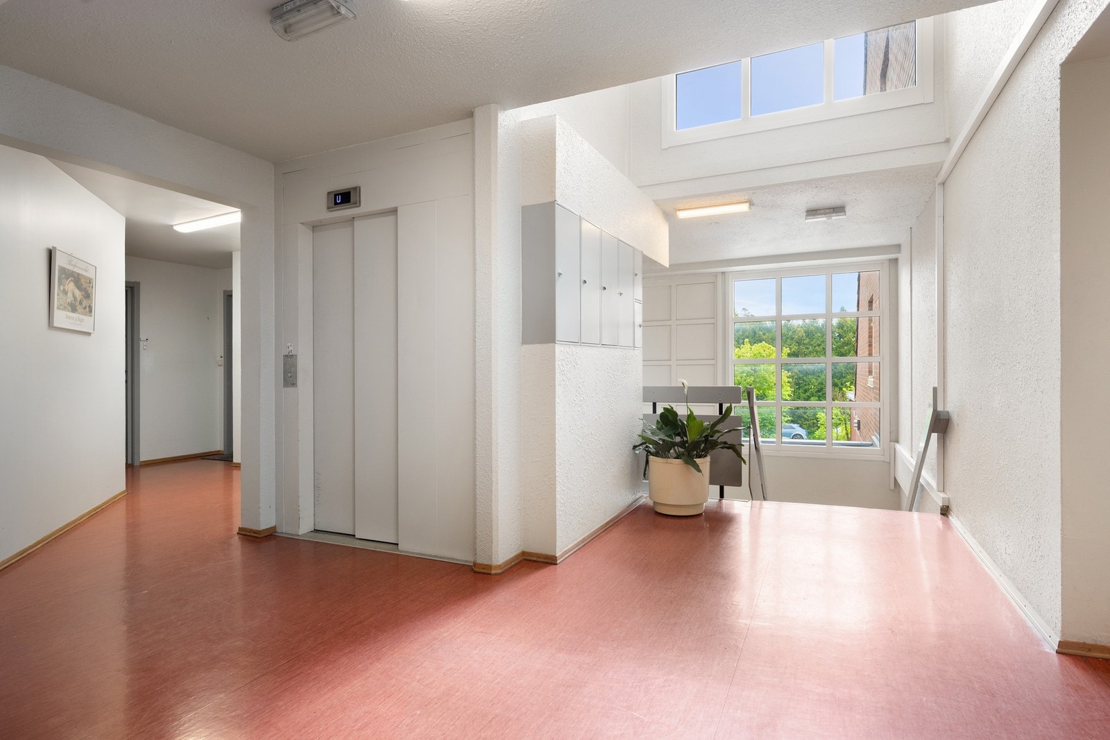 Adkomst via heis eller trapper Galleribilde
