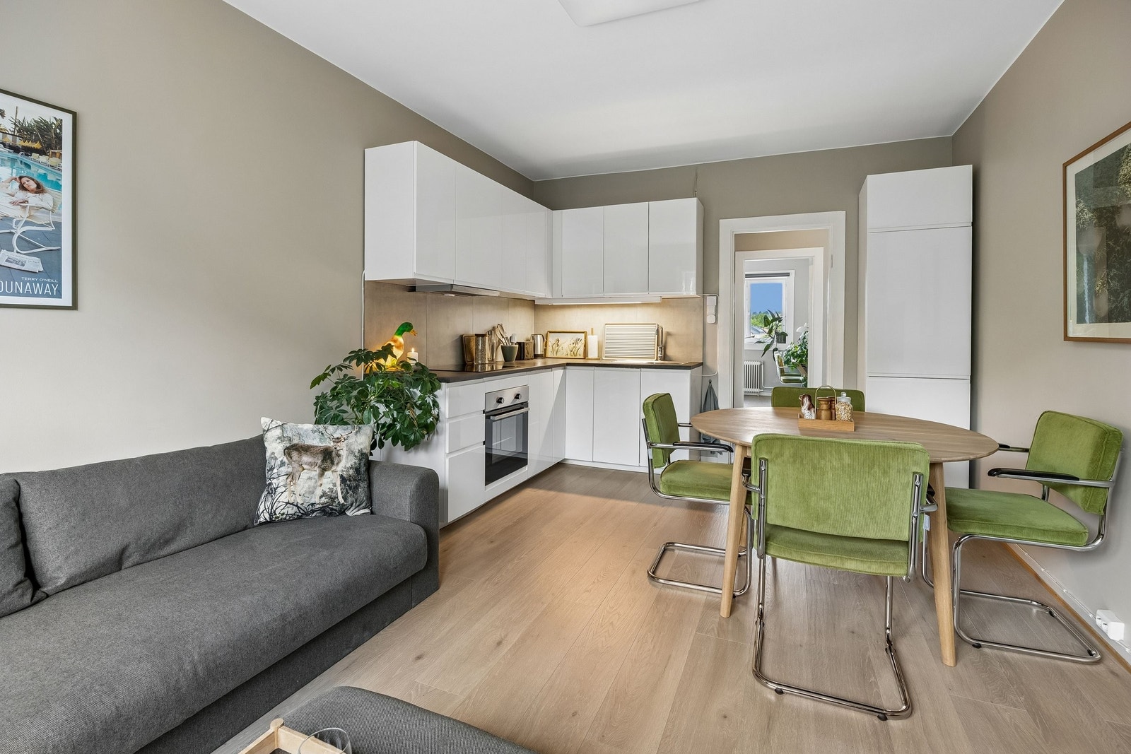 Plass til spisebord i stuen. Galleribilde