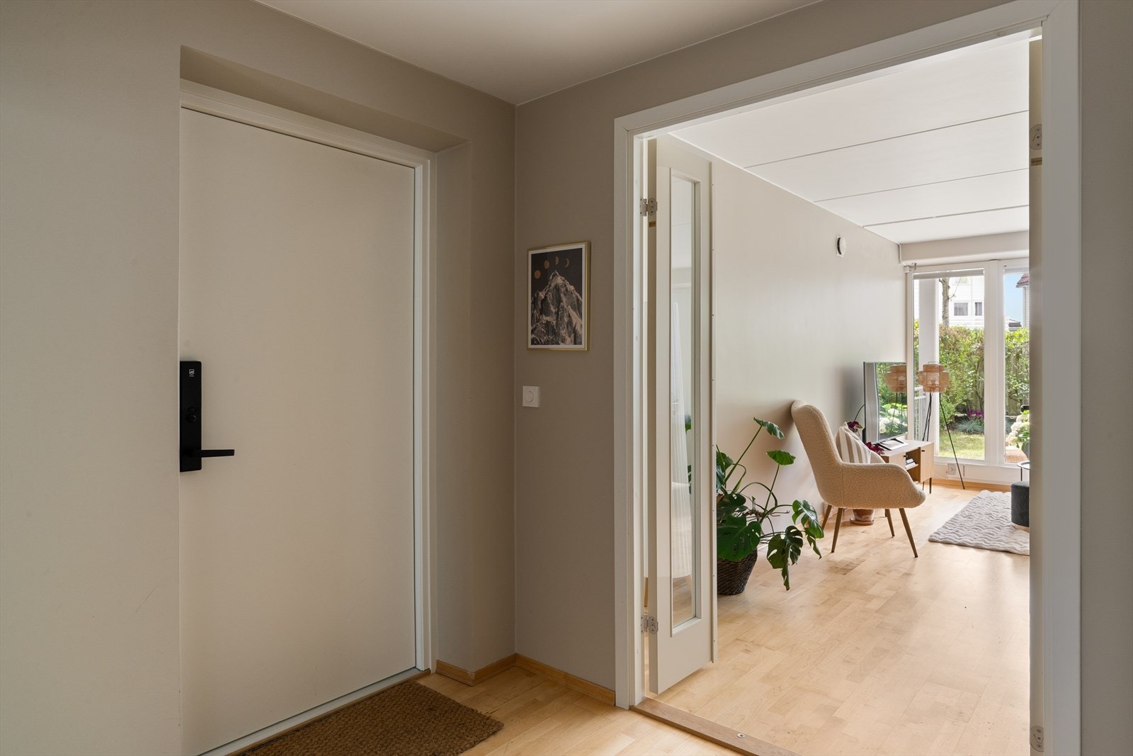 Inngangspartiet er lyst og innbydene. Galleribilde