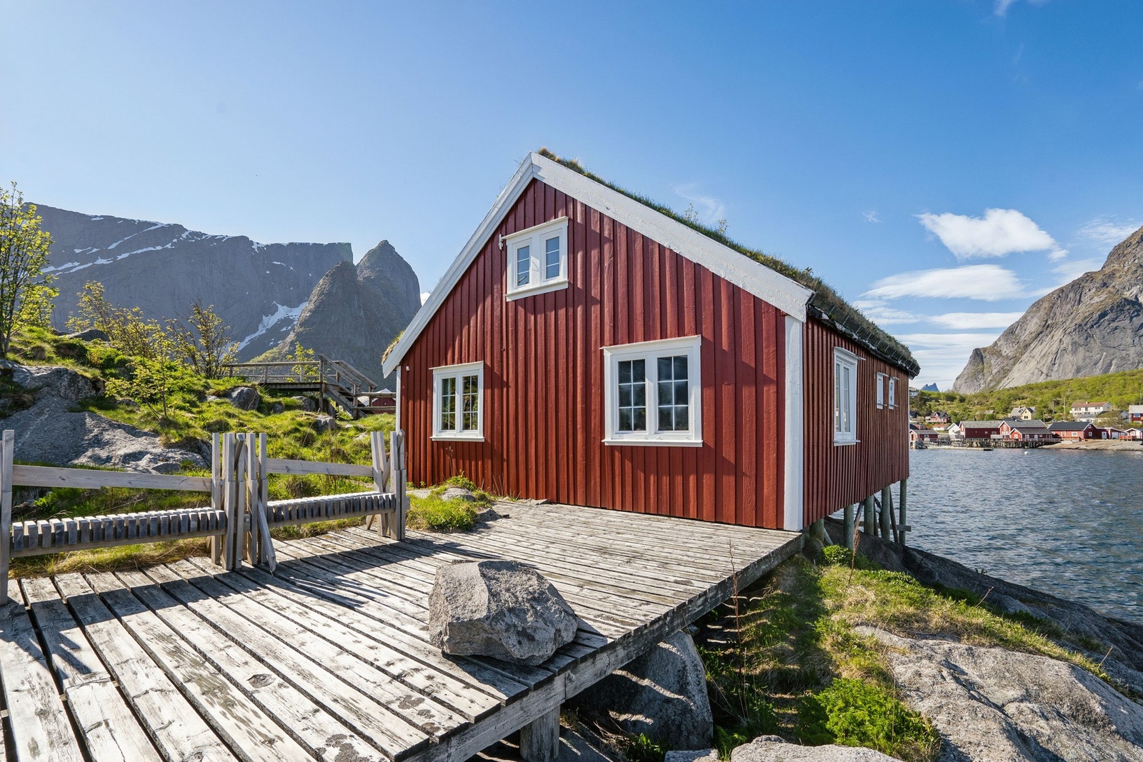 Her kan du nyte rolige dager i godt solskinn med sjøen som nærmeste nabo. Galleribilde