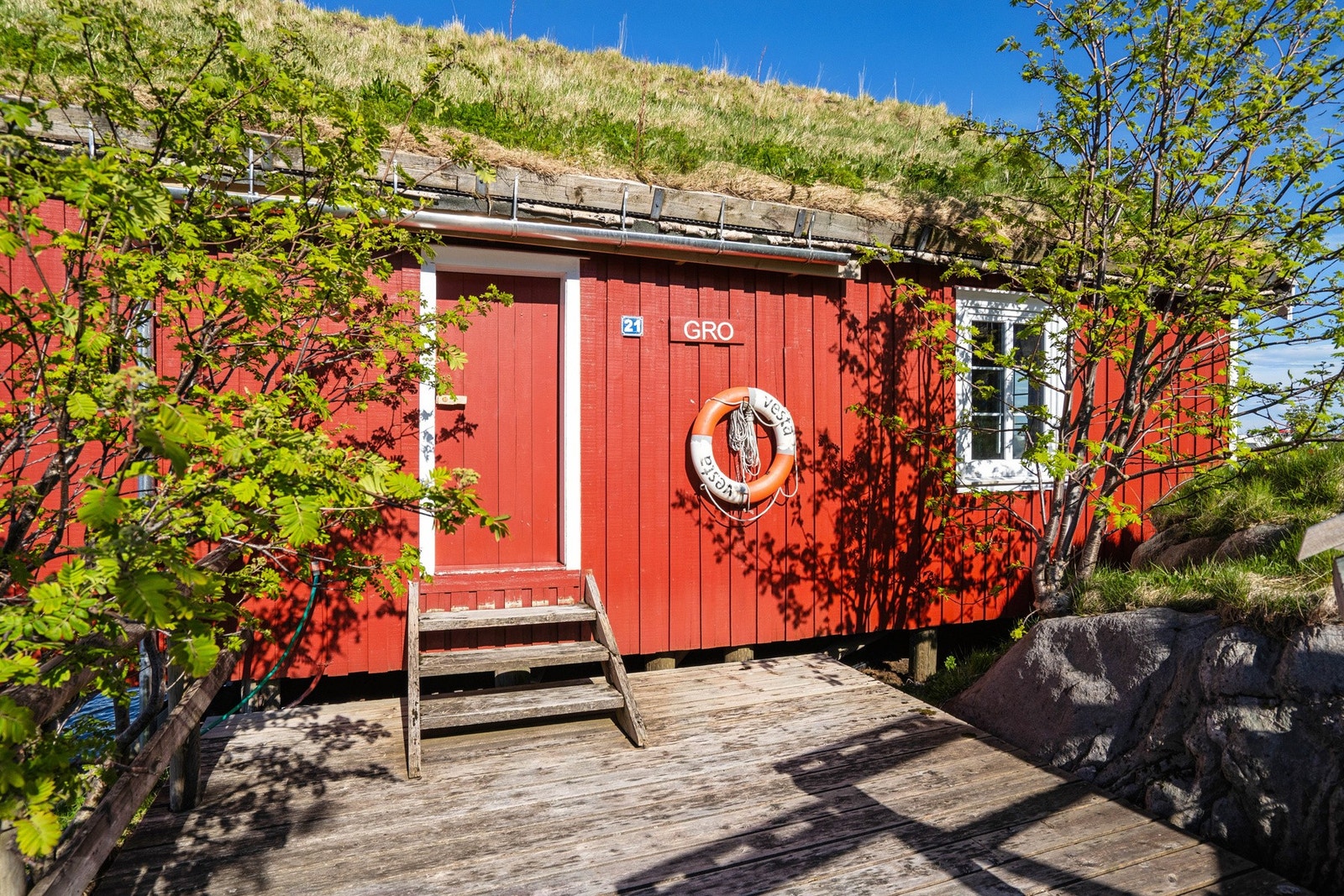 Velkommen inn i "Grobua". Galleribilde