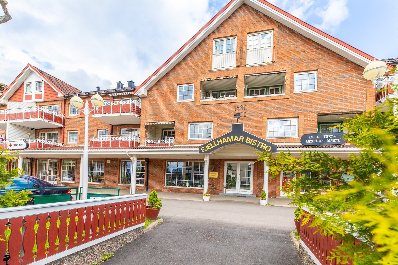Fjellhamar sentrum kan også tilby Kiwi, kiosk, Fjellhamar Sushi, hudpleiesalong, frisør m.m. Galleribilde