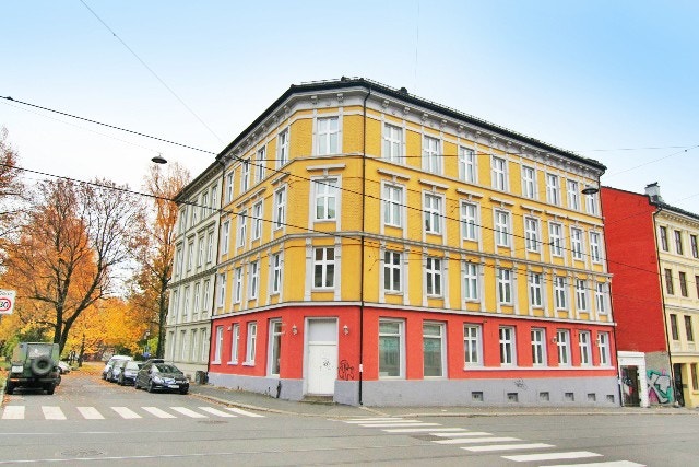 Fasade. Svært attraktiv og populær beliggenhet sentralt på øvre Grünerløkka. Galleribilde