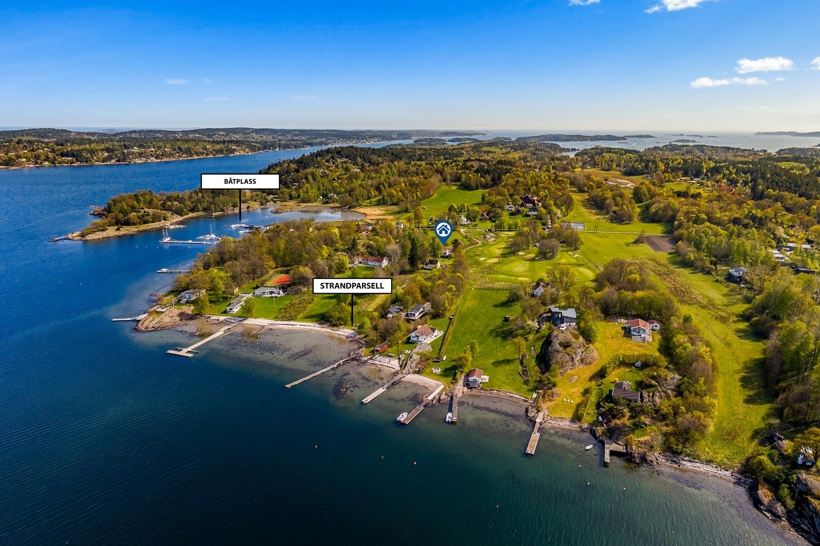 Bildet viser beliggenhet i forhold til strandparsell og båtplass. Galleribilde