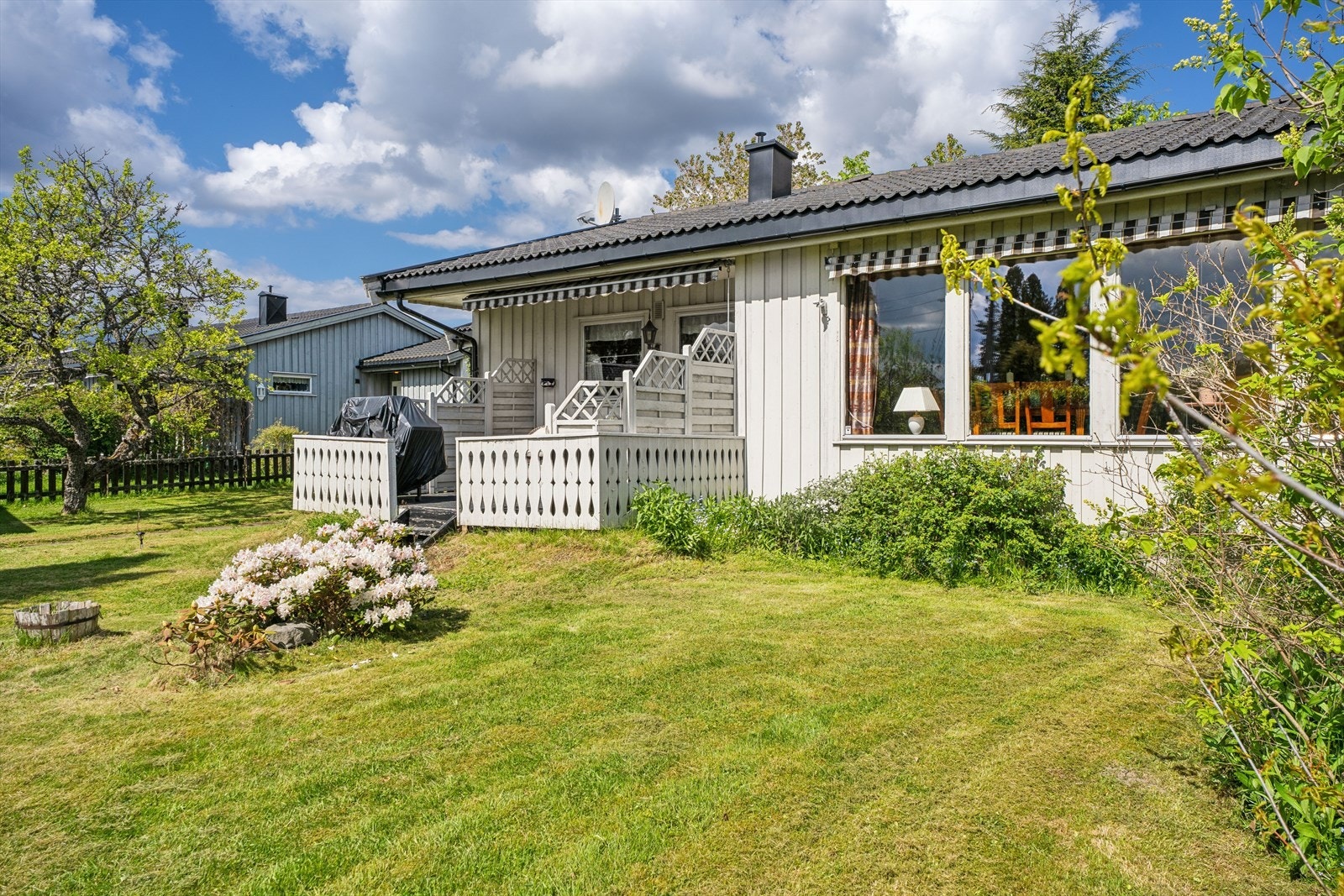Yttertaket er tekket med betongtakstein. Galleribilde