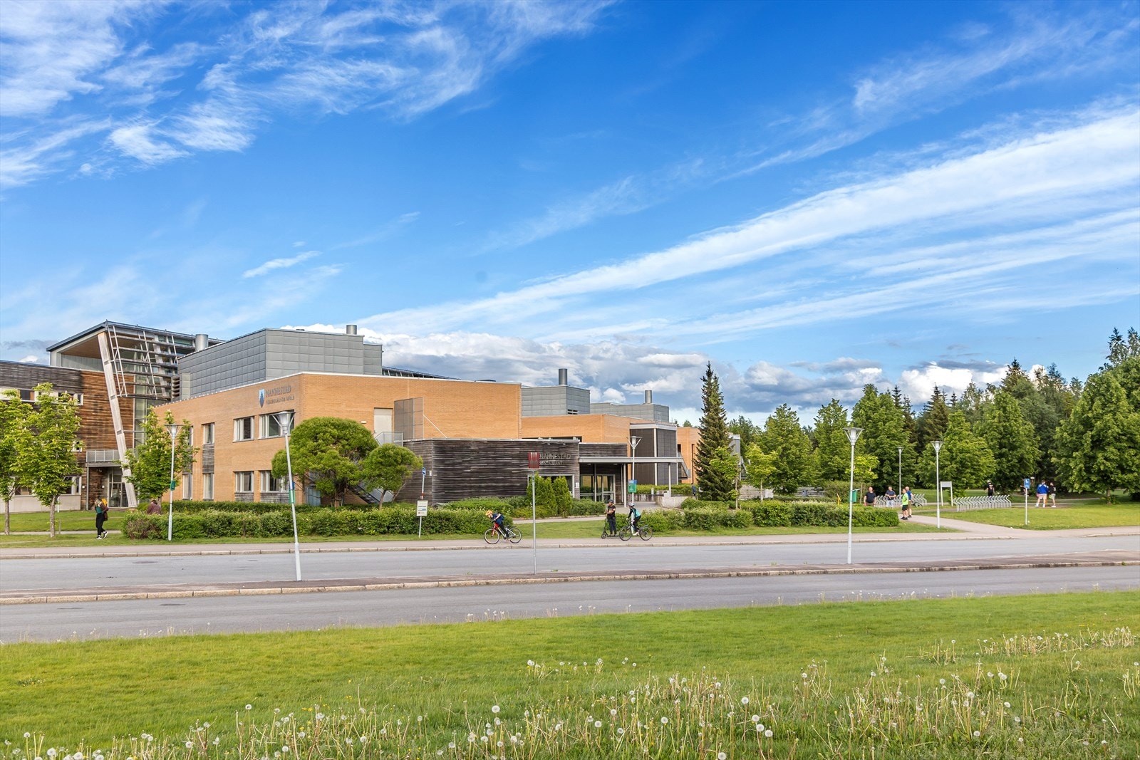 Nannestad videregående skole. Galleribilde