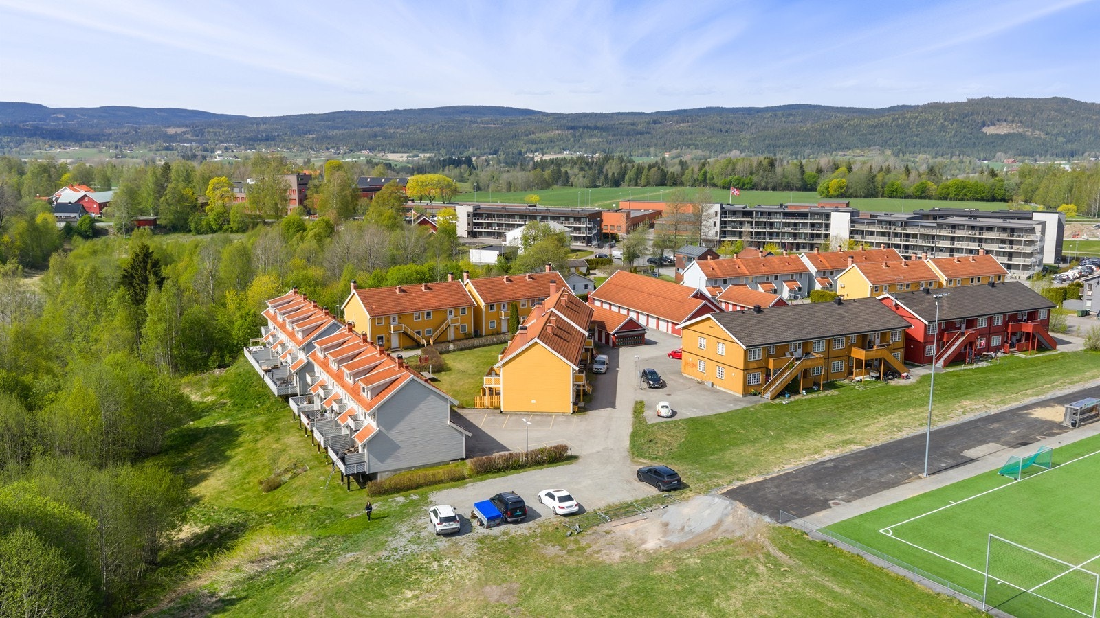 Dronefoto. Det er heller ikke lang til vakre Romeriksåsen. Galleribilde