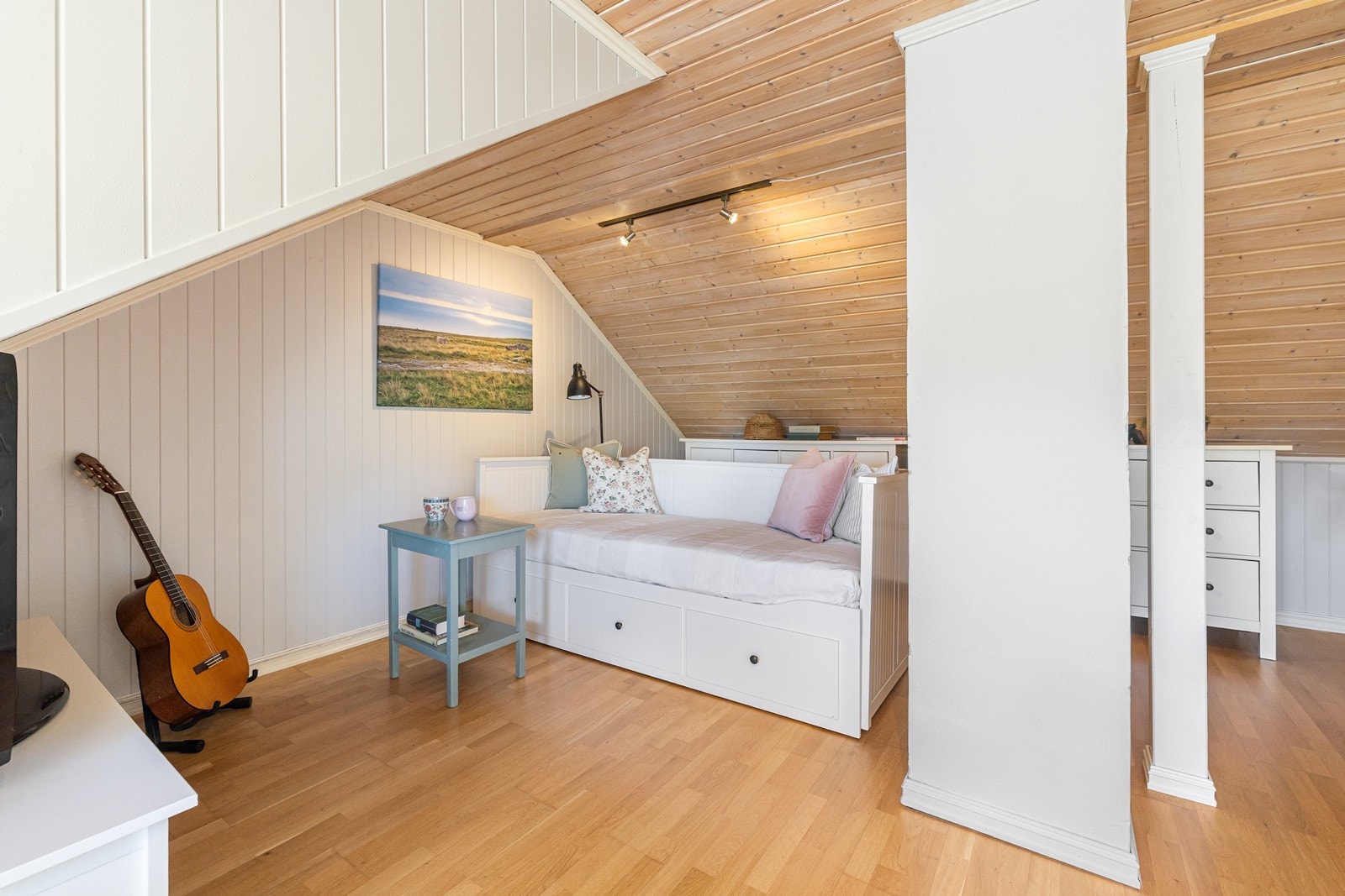 Koselig loftstue. Galleribilde