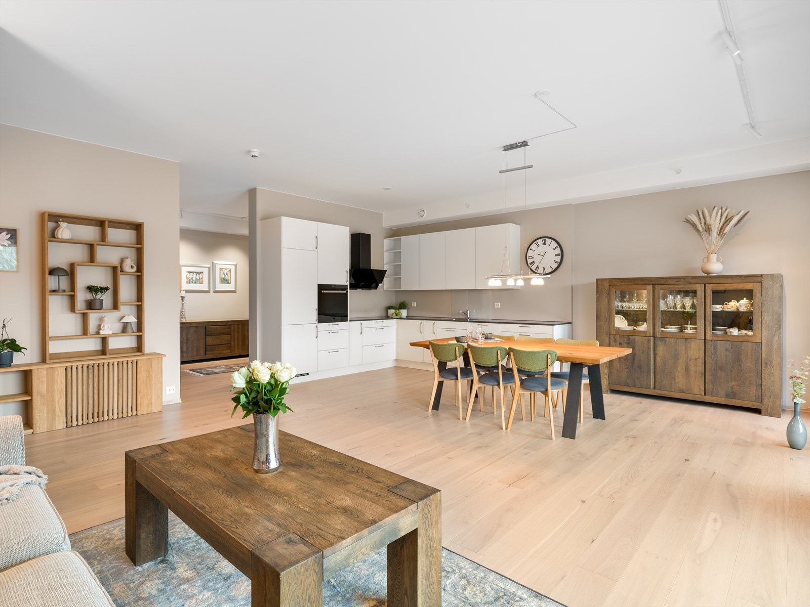 De store flatene og den åpne løsningen gir mange muligheter for personlig innredning. Galleribilde