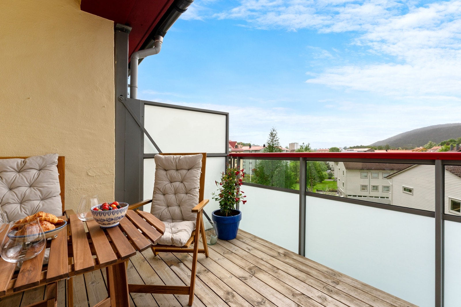 Her er det bare å samle venner og familie til koselige sommerkvelder. Galleribilde