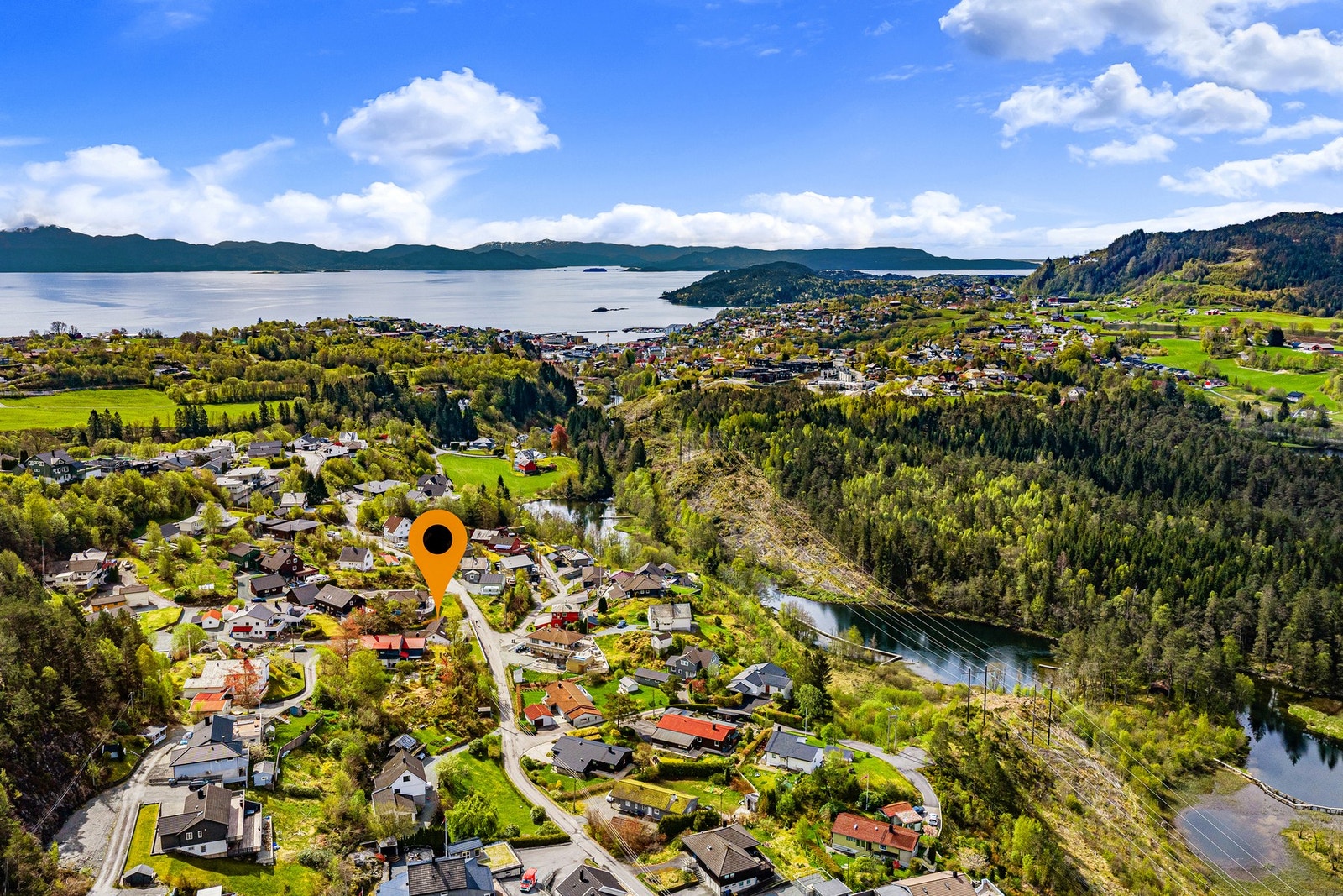 Fra Nordmarka og inn mot Os sentrum. Galleribilde