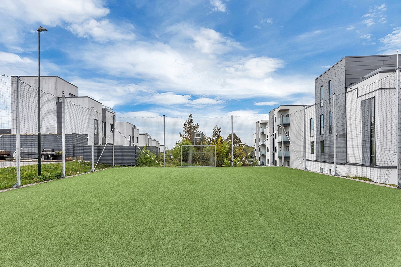 - Hyggelig med fotballbane/basketballbane rett ved - Galleribilde