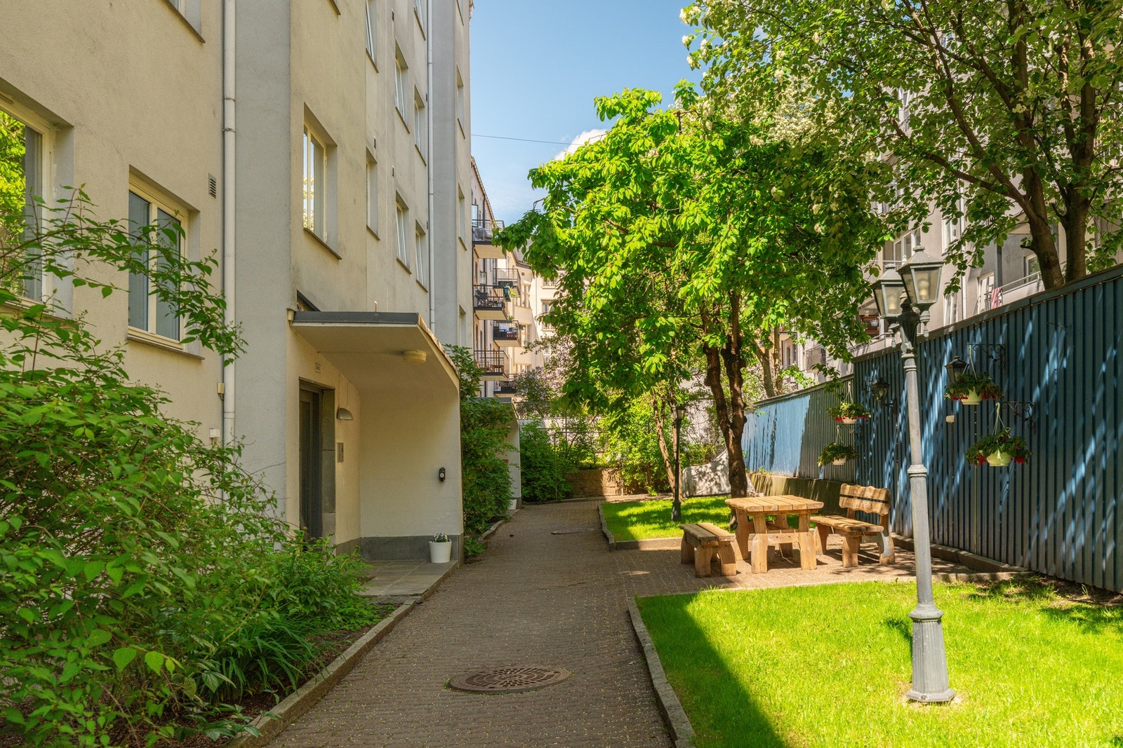 Hyggelig indre gårdsrom Galleribilde