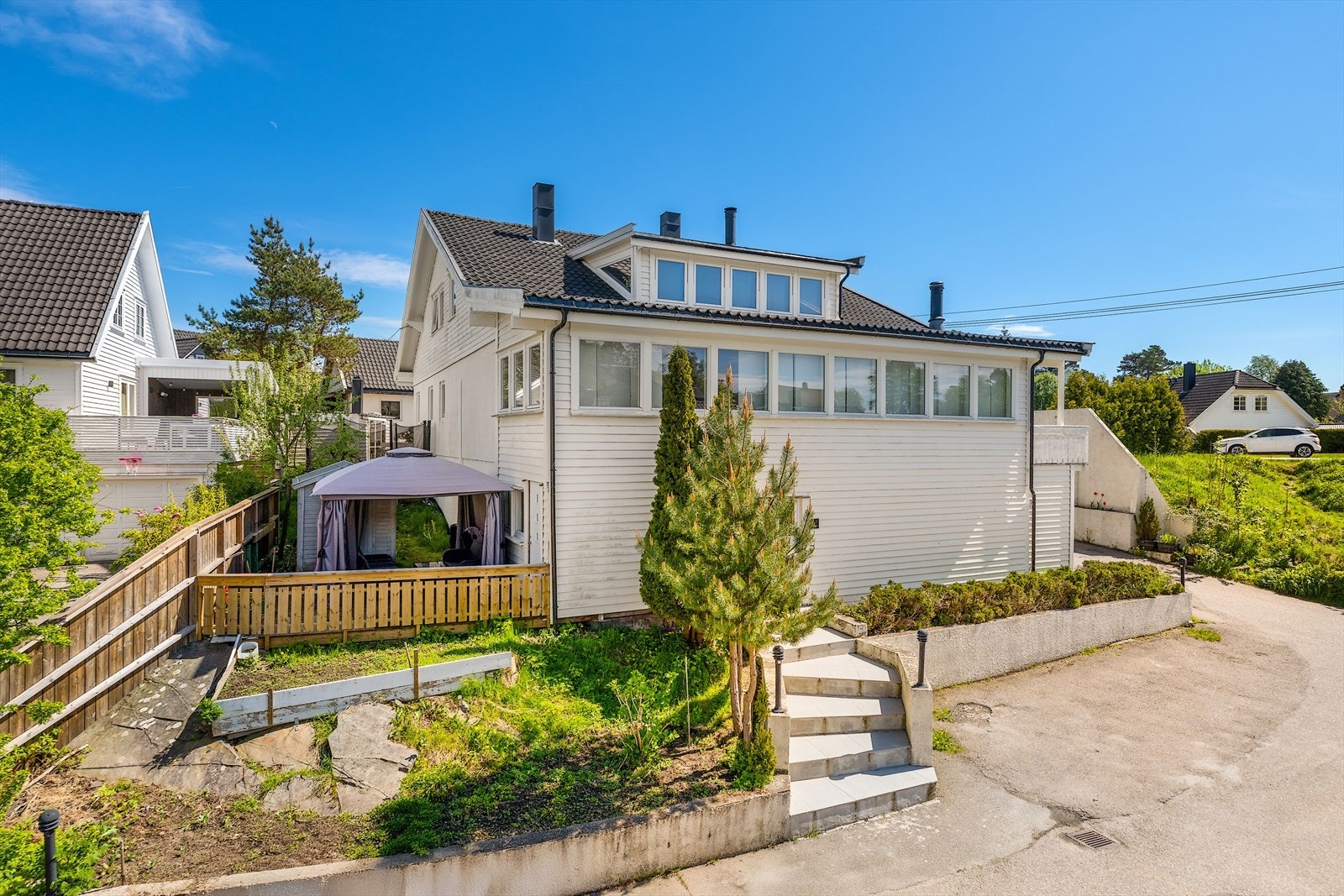 Flott leilighet med 2 soverom i barnevennlige omgivelser - Parkeringsplass - Moderniseringsbehov Galleribilde