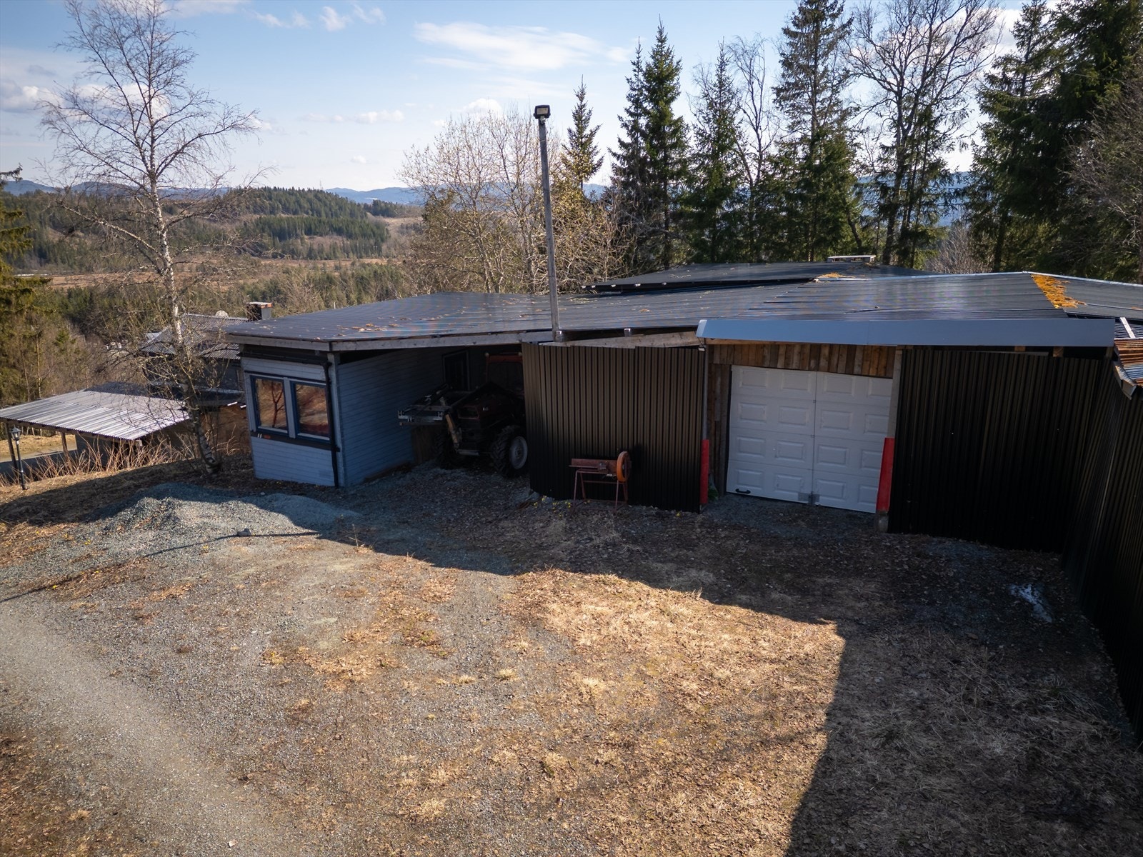 Uthus/bodareal målt til 95 kvm. Galleribilde