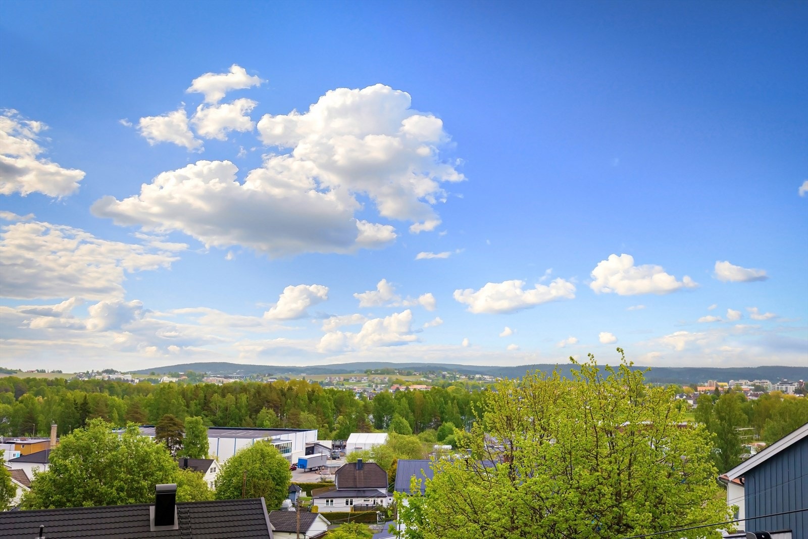 Utsikt fra eiendommen. Galleribilde