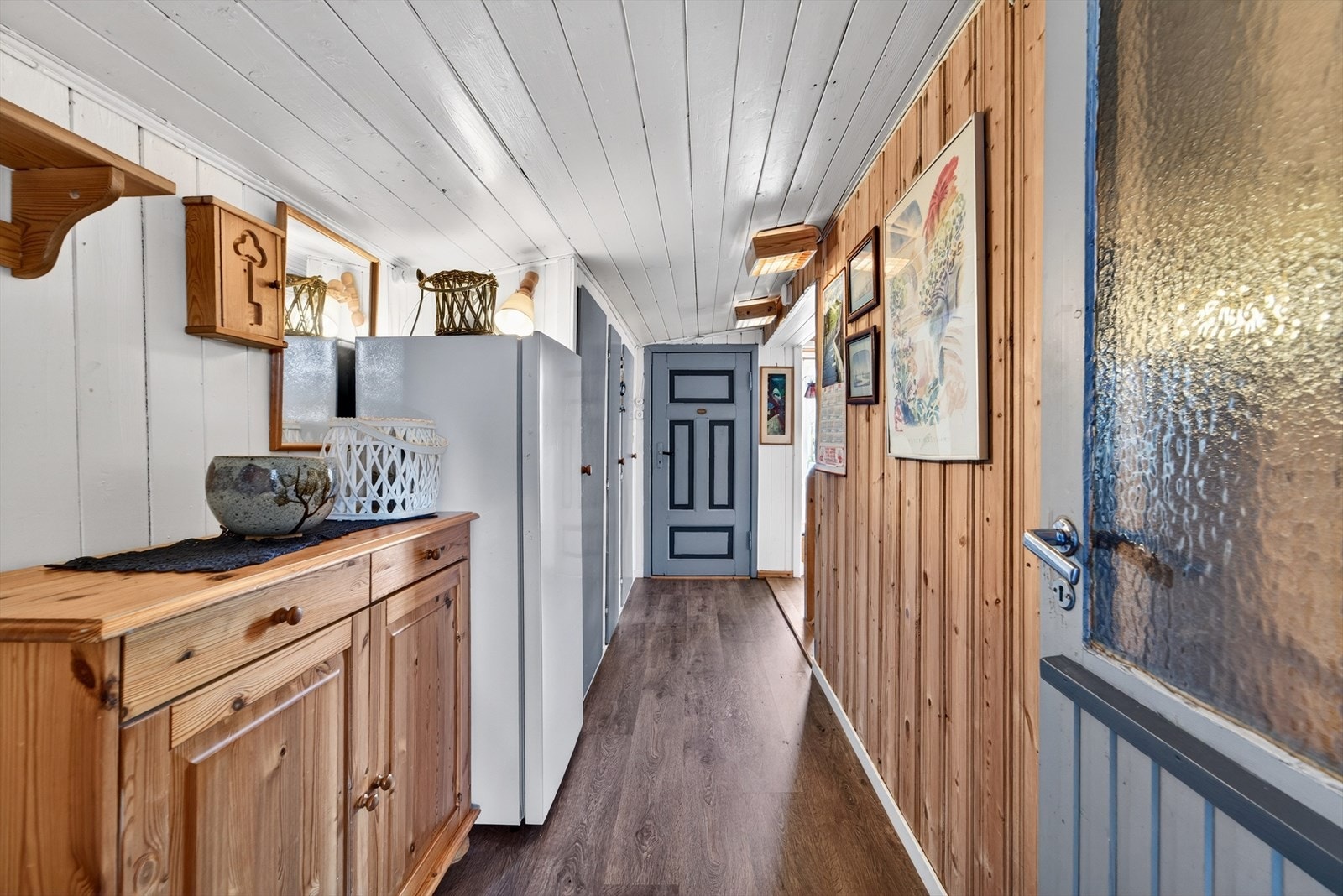 Hovedhytta har flere kott for lagring, både i første etasje og på loftet. Galleribilde