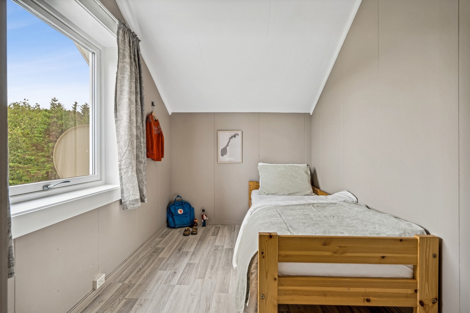 Soverom 3 byr på god plass for ønsket møblering. Galleribilde