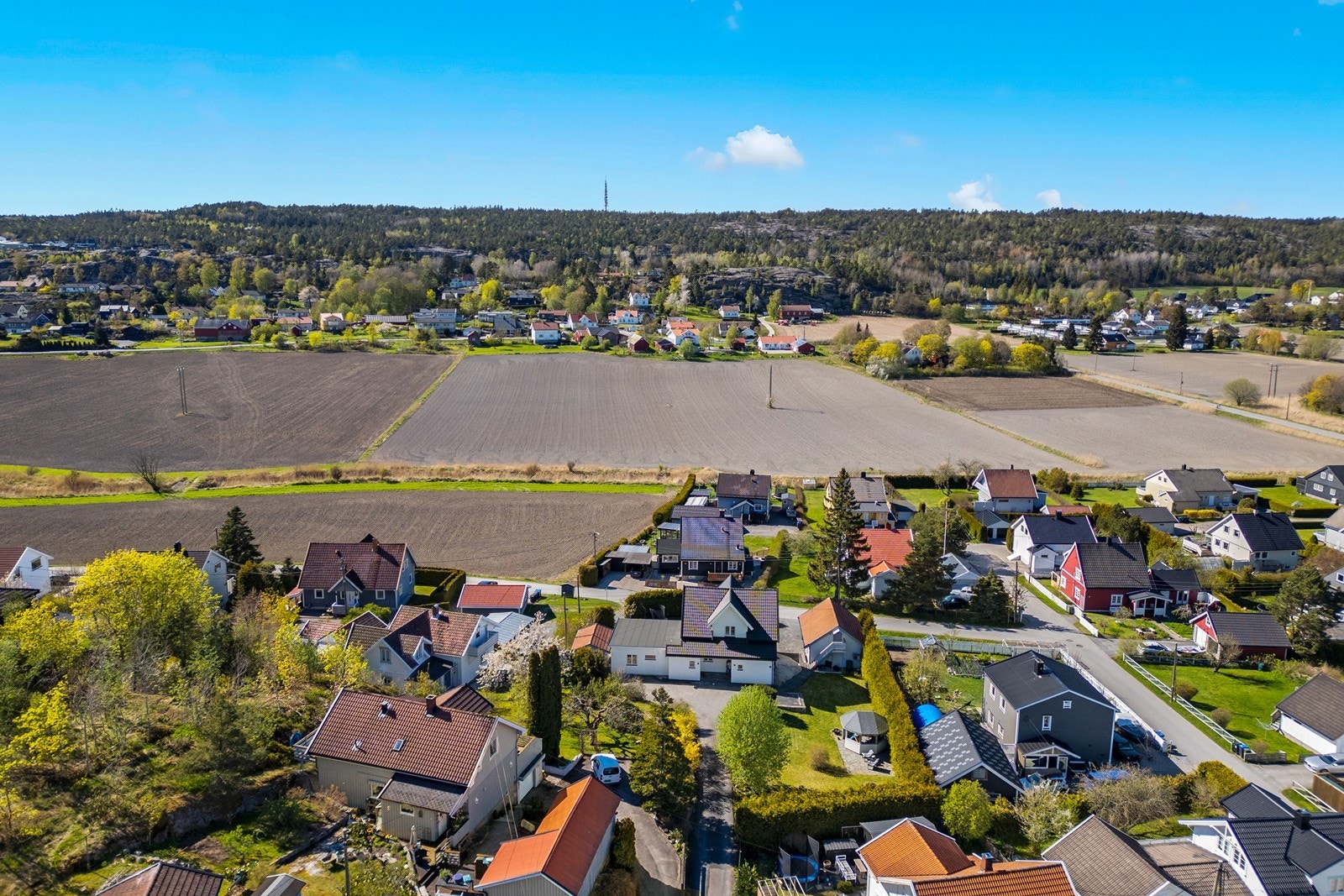 Oversiktsbilde som viser eiendommens plassering i nabolaget. Galleribilde