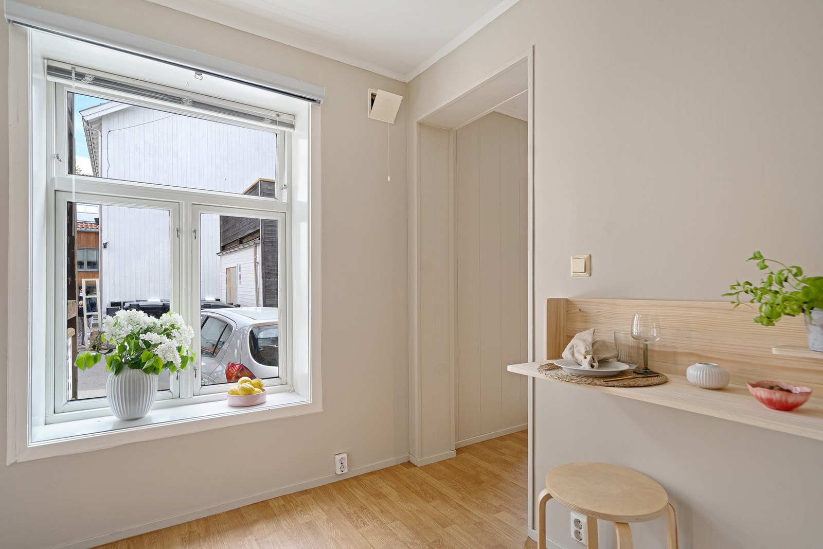 Velkommen til denne tilbaketrukne, supre leiligheten i Prestegaten 6! Galleribilde