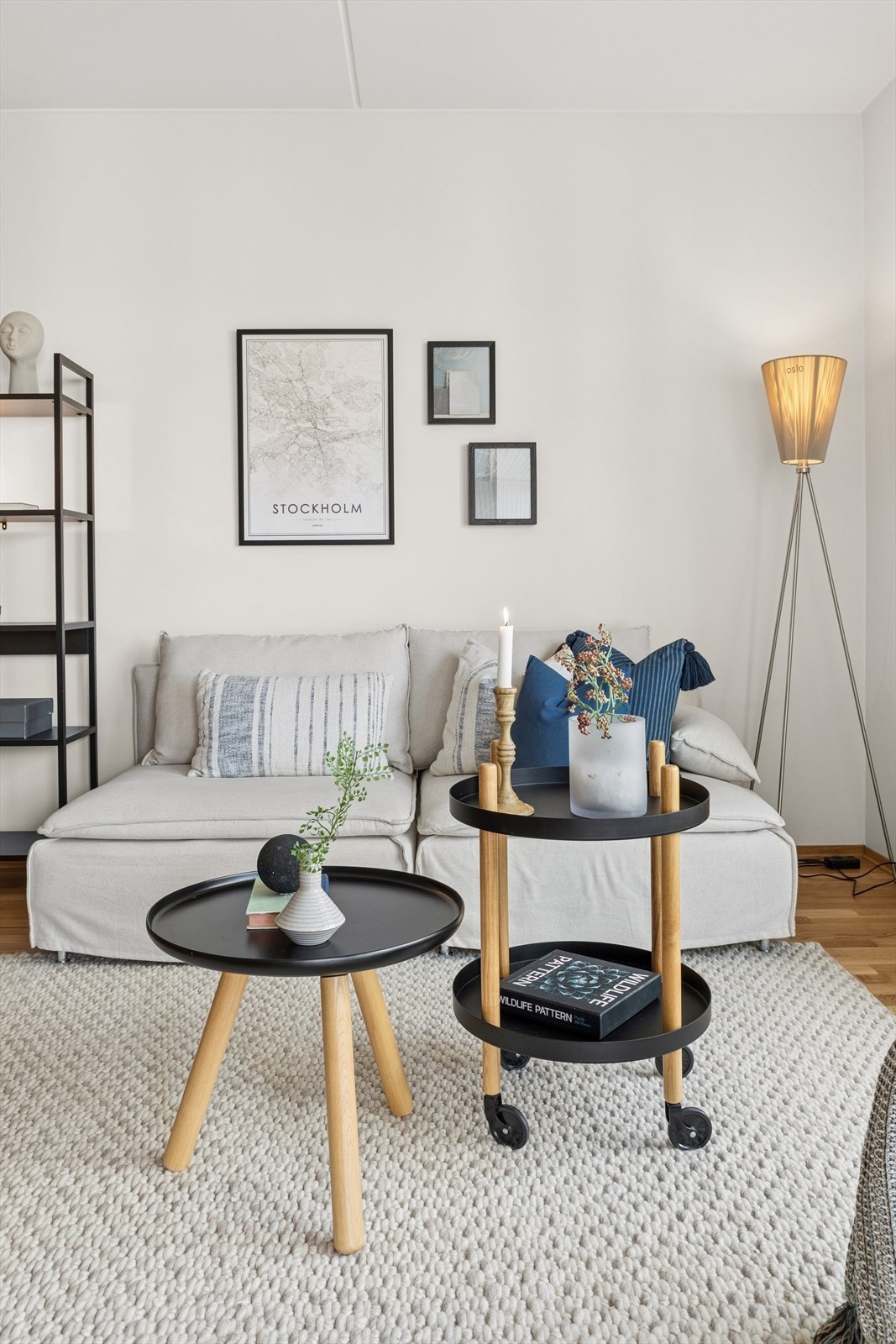 Her er det god plass til en større sofagruppe Galleribilde