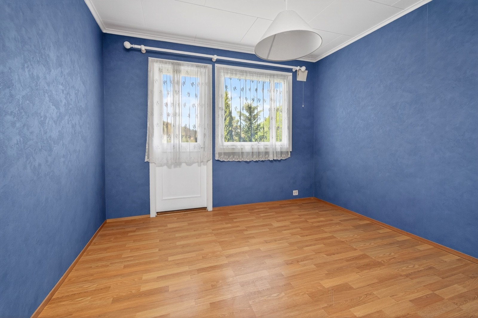 Ett soverom har utgang til egen veranda Galleribilde